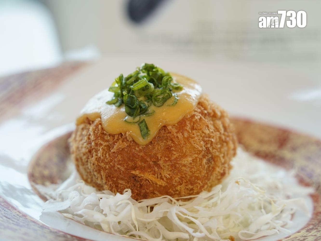 吉列牛舌薯波伴醋味噌(魚治)將牛舌邊角慢煮至腍,切粒後裹入綿密薯蓉,炸至外酥內軟,配酸甜醋味噌醬。(歐迪栢攝)