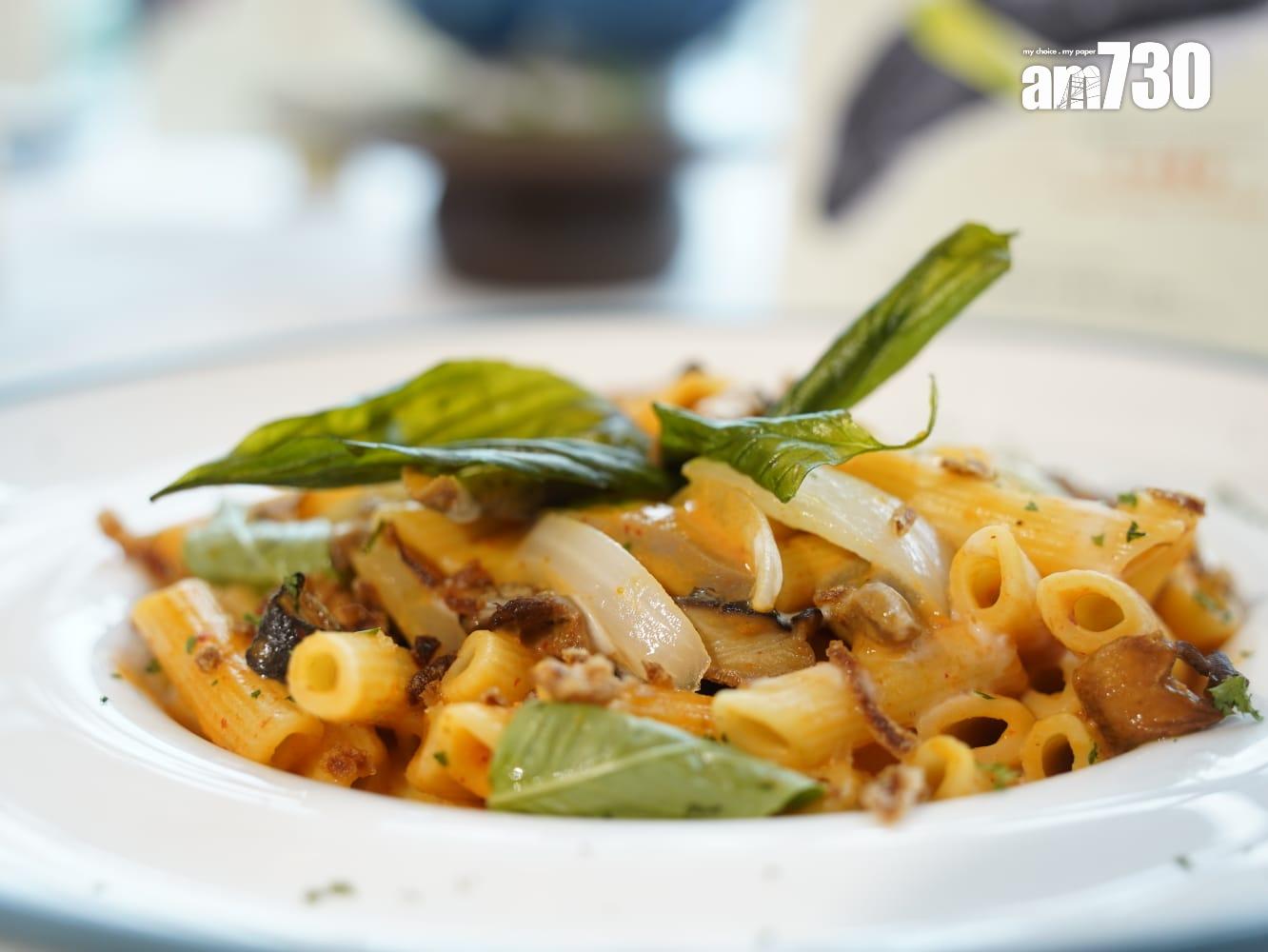 泰式香辣咖喱鹹牛舌燴長通粉(國泰城職員食坊)很惹味,不錯!(歐迪栢攝)