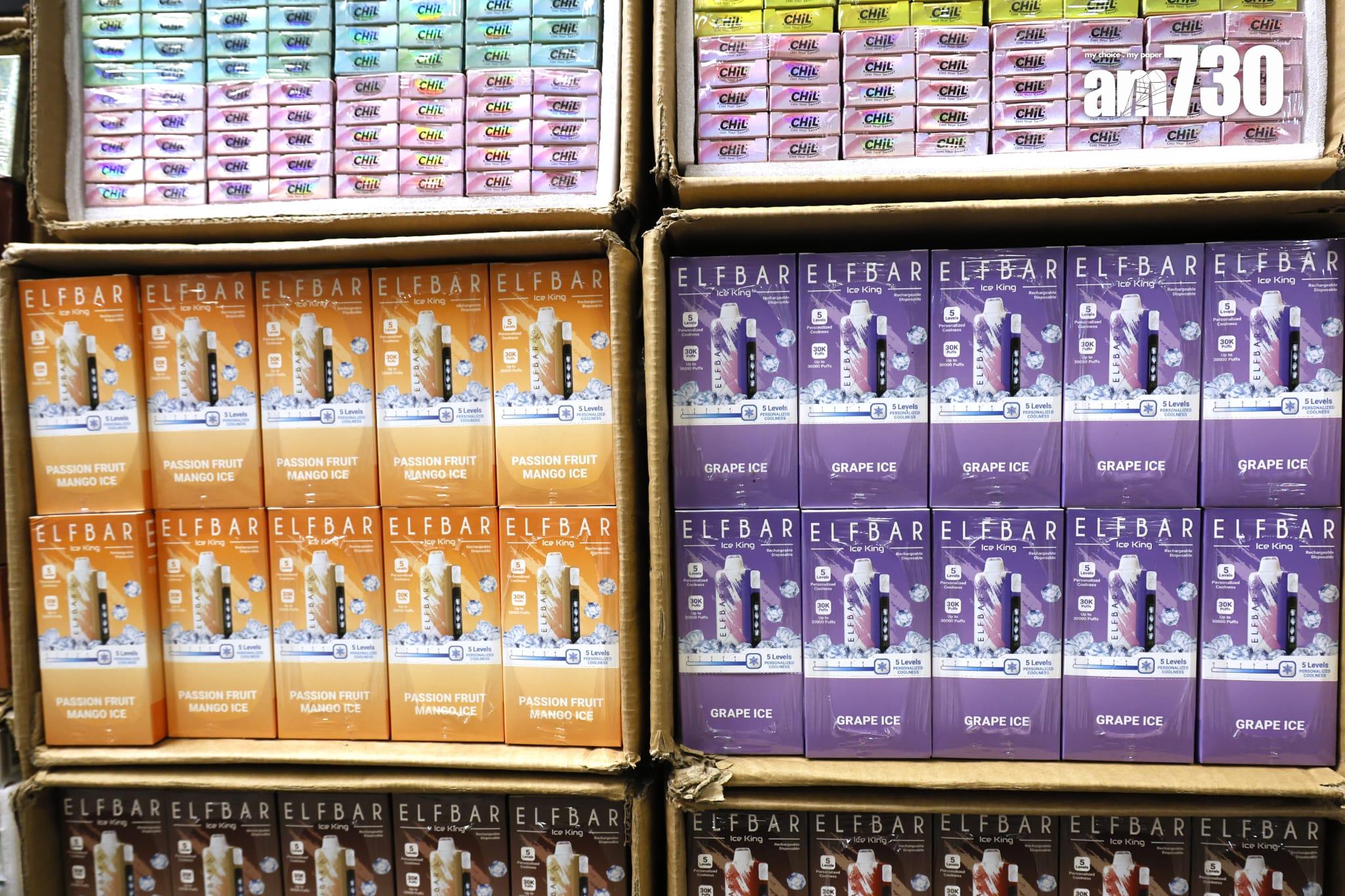 廉署檢獲約20萬件電子煙彈及近3萬個電子煙機,市值2,000萬元。(林俊源攝)