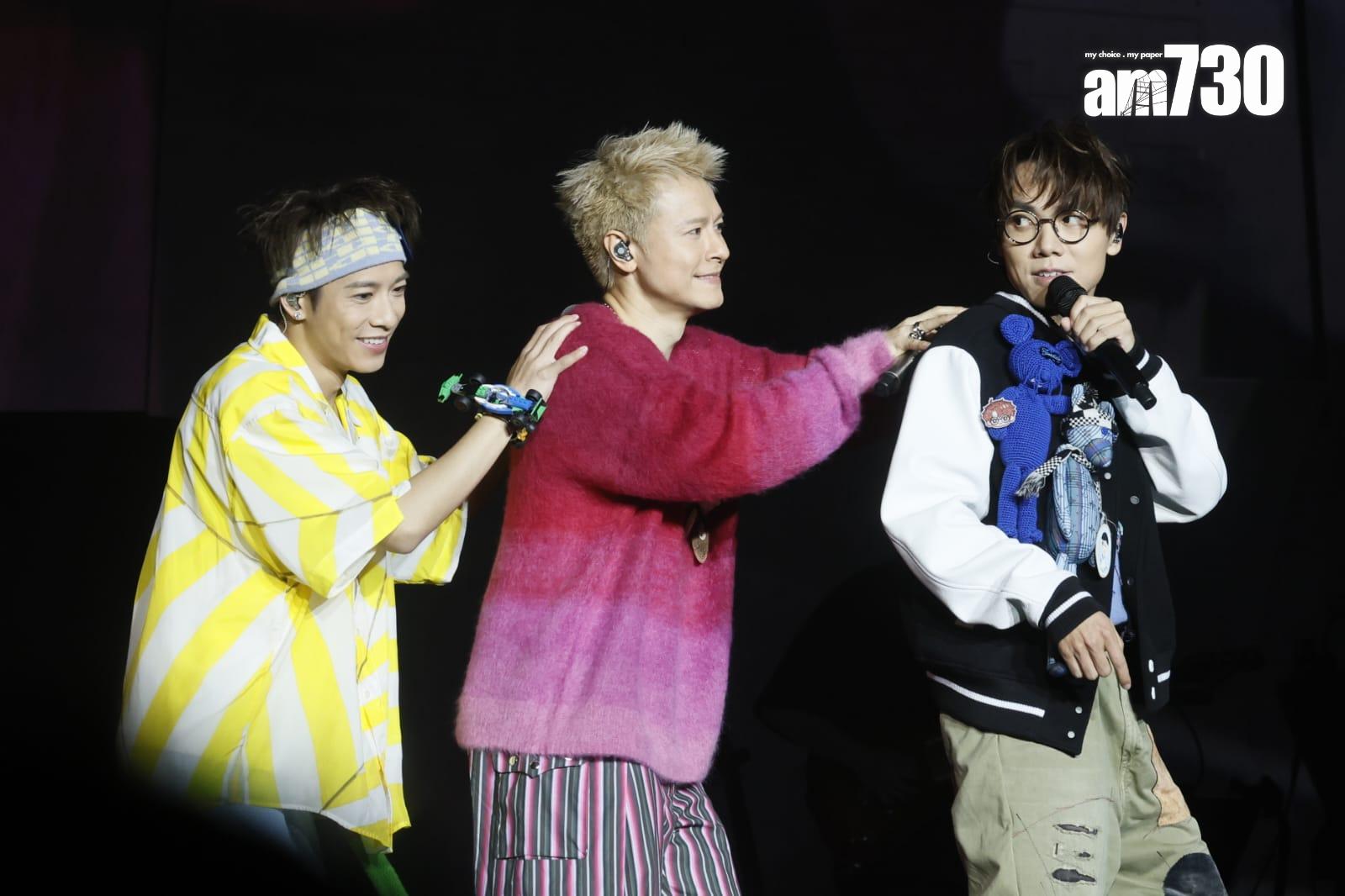 林家謙、洪嘉豪和陳健安在《拉闊音樂會 Oscar.回憶夜遊》唱《黑玻璃》時扮揸車。(林俊源攝)