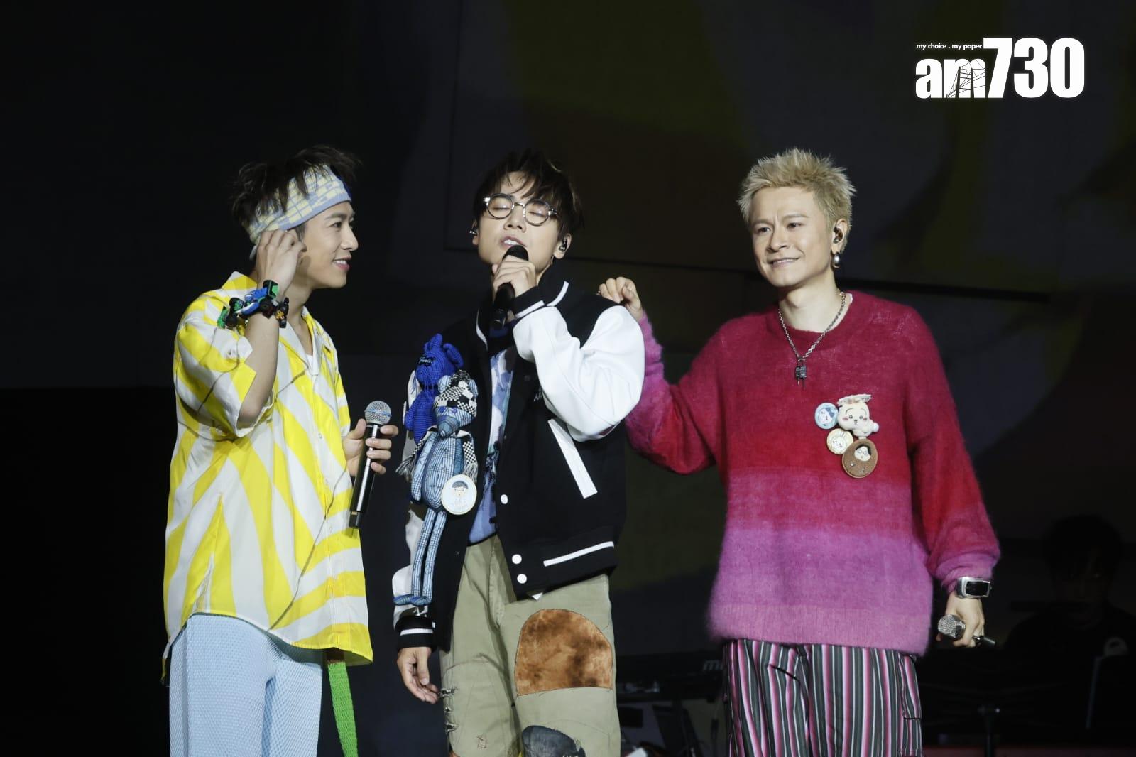 林家謙、洪嘉豪和陳健安唱《黑玻璃》時,搞笑地扮揸車。(蘇文傑攝)