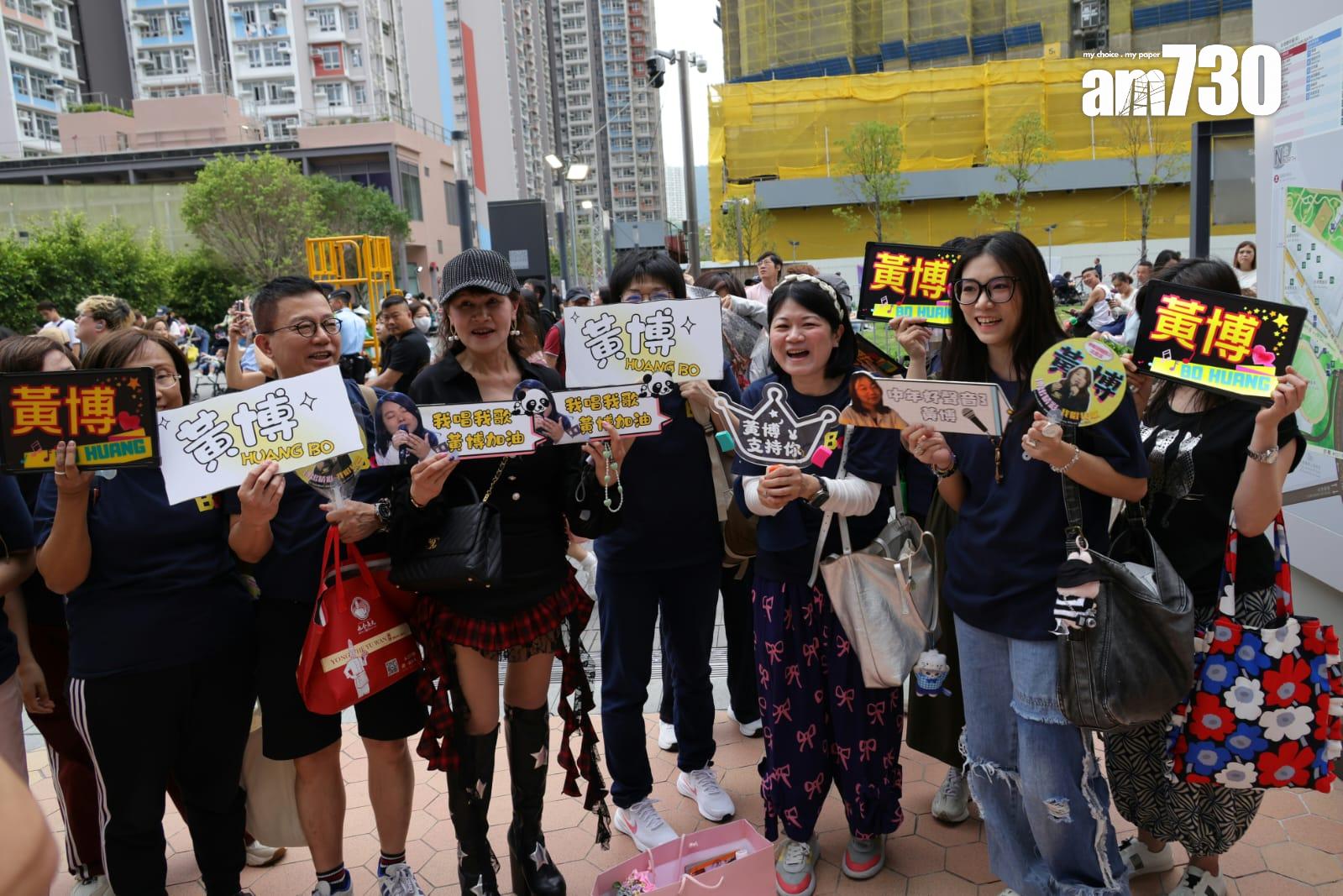 《中年好聲音3》總決賽舉行的啟藝館門外有大批粉絲聚集。(娛樂組攝)