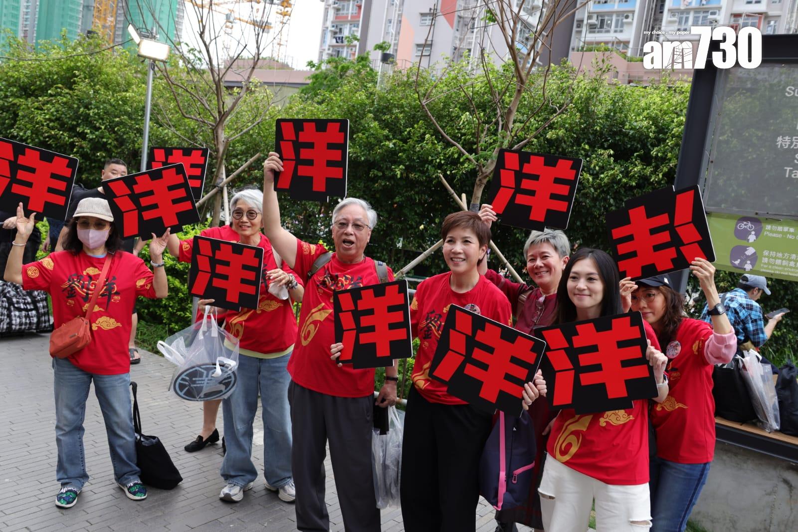 《中年好聲音3》總決賽舉行的啟藝館門外有大批粉絲聚集。(娛樂組攝)