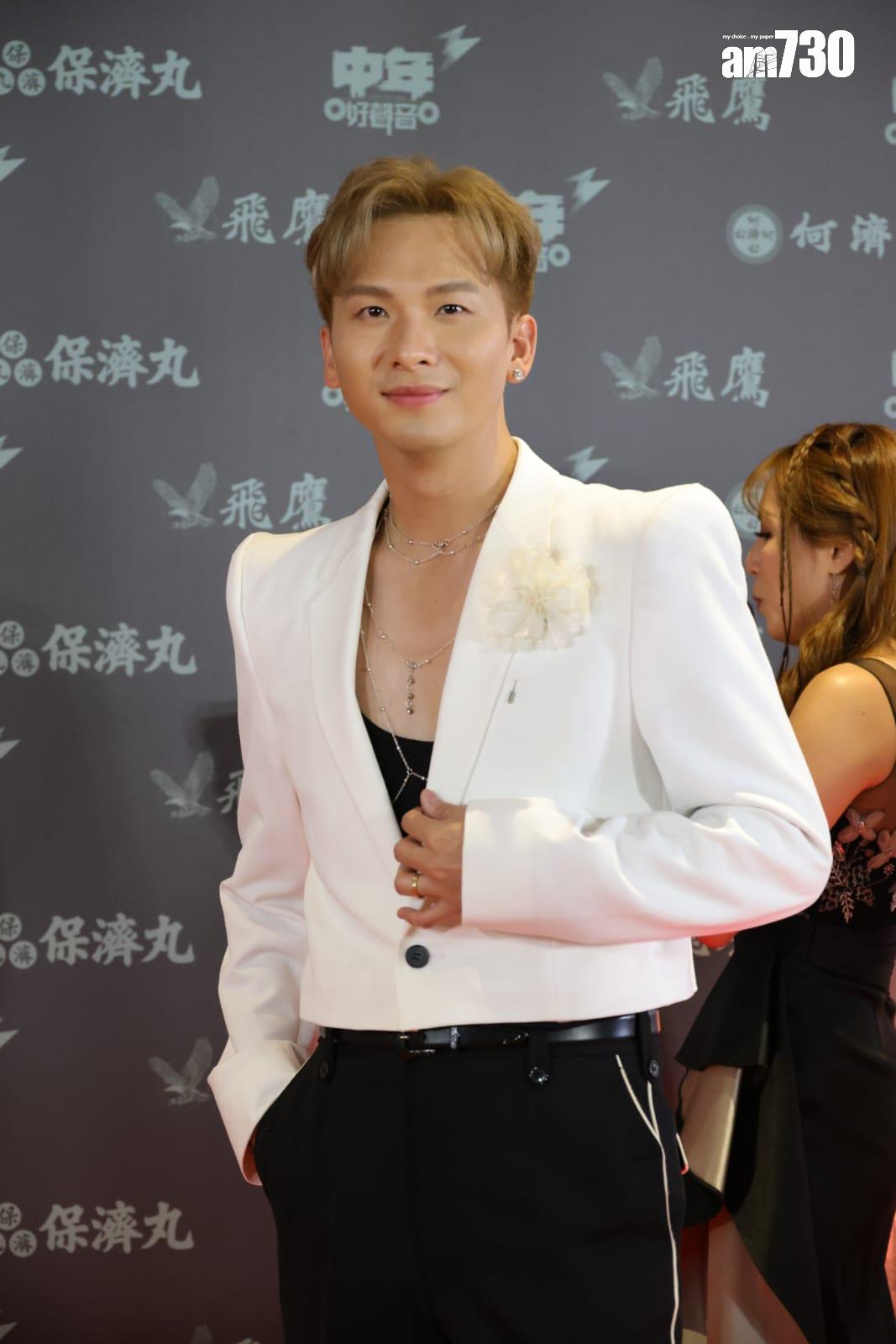 周吉佩的打扮令人眼前一亮。(吳康琦攝)