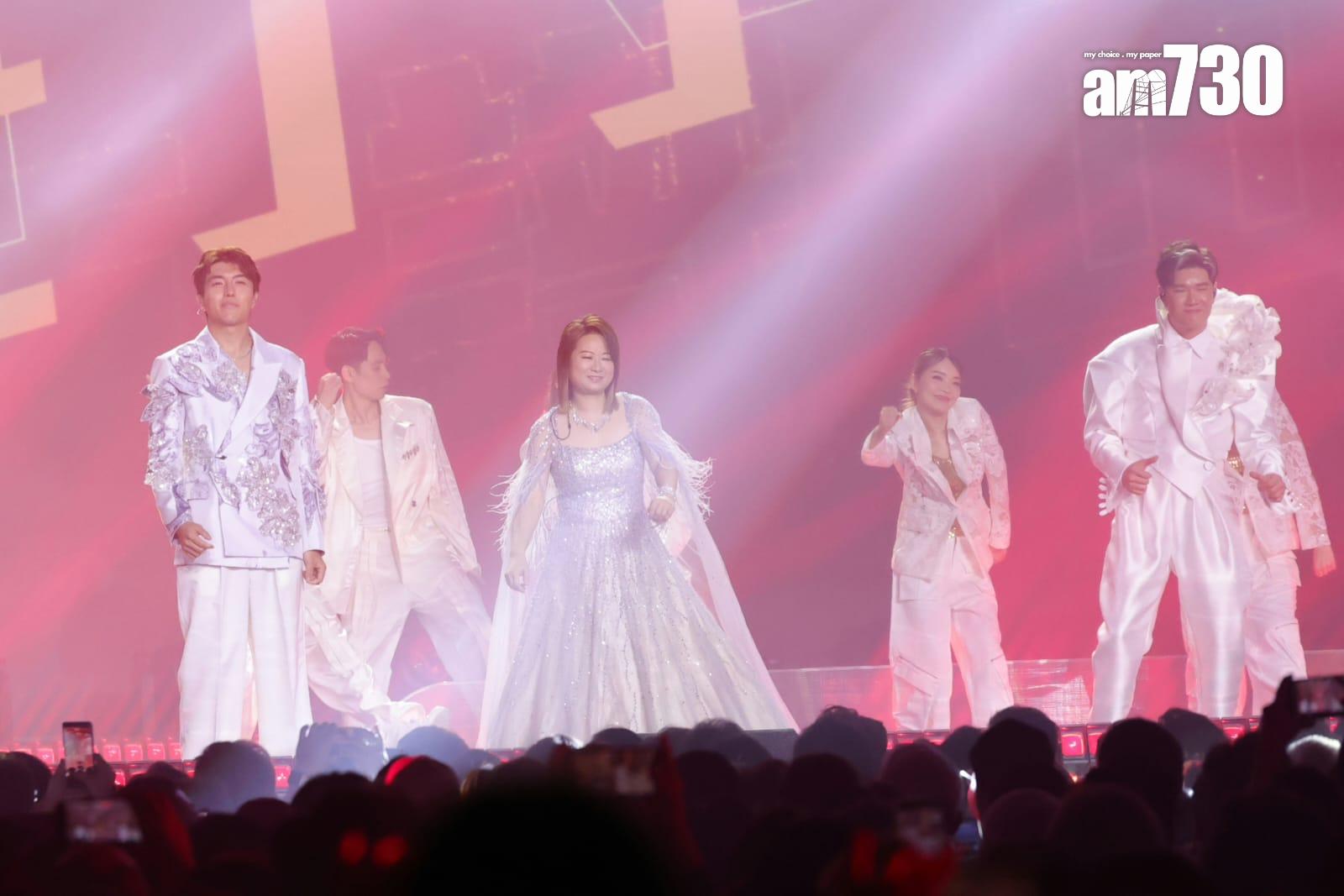 KT rap住請出《中年好聲音3》的7強出場。(吳康琦攝)