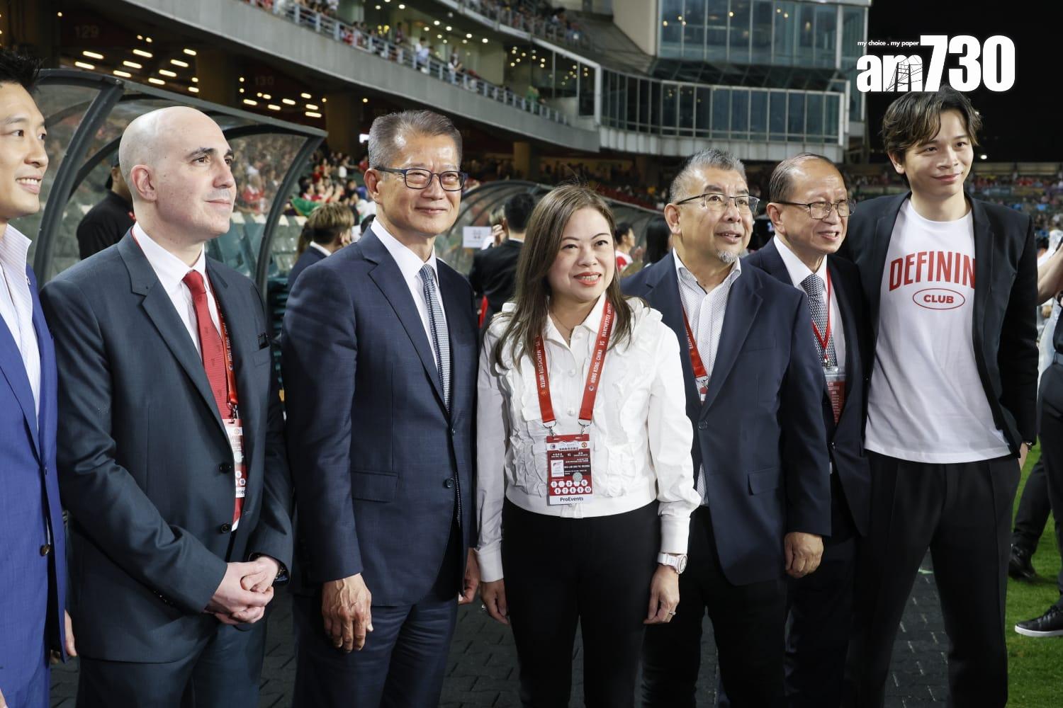 財政司司長陳茂波與文體旅局局長羅淑佩入場觀戰。(林俊源攝)