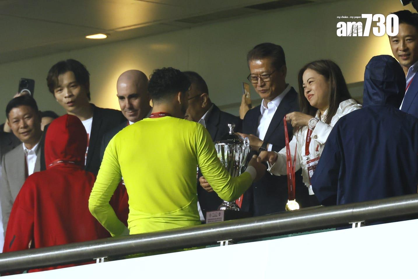 曼聯在大球場表演賽擊敗香港隊。(林俊源攝)