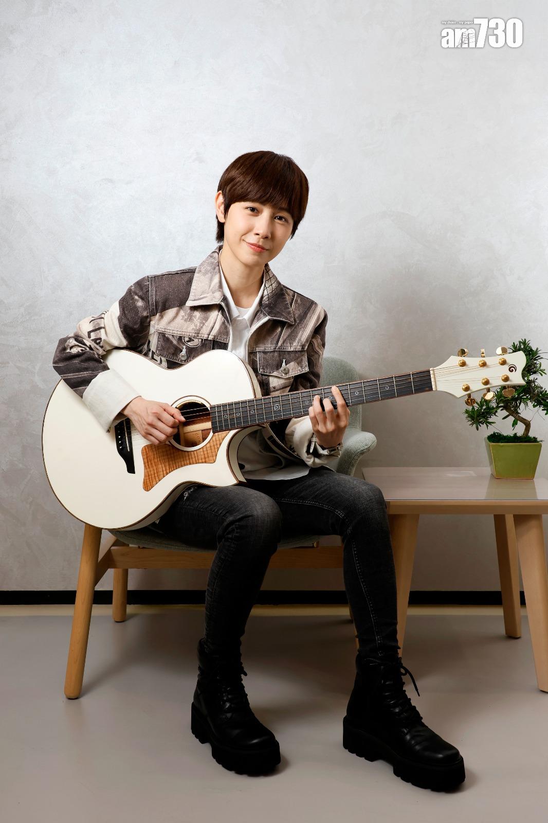 魏嘉瑩(小魏)接受《am730》專訪大談專輯創作概念。(林俊源攝)