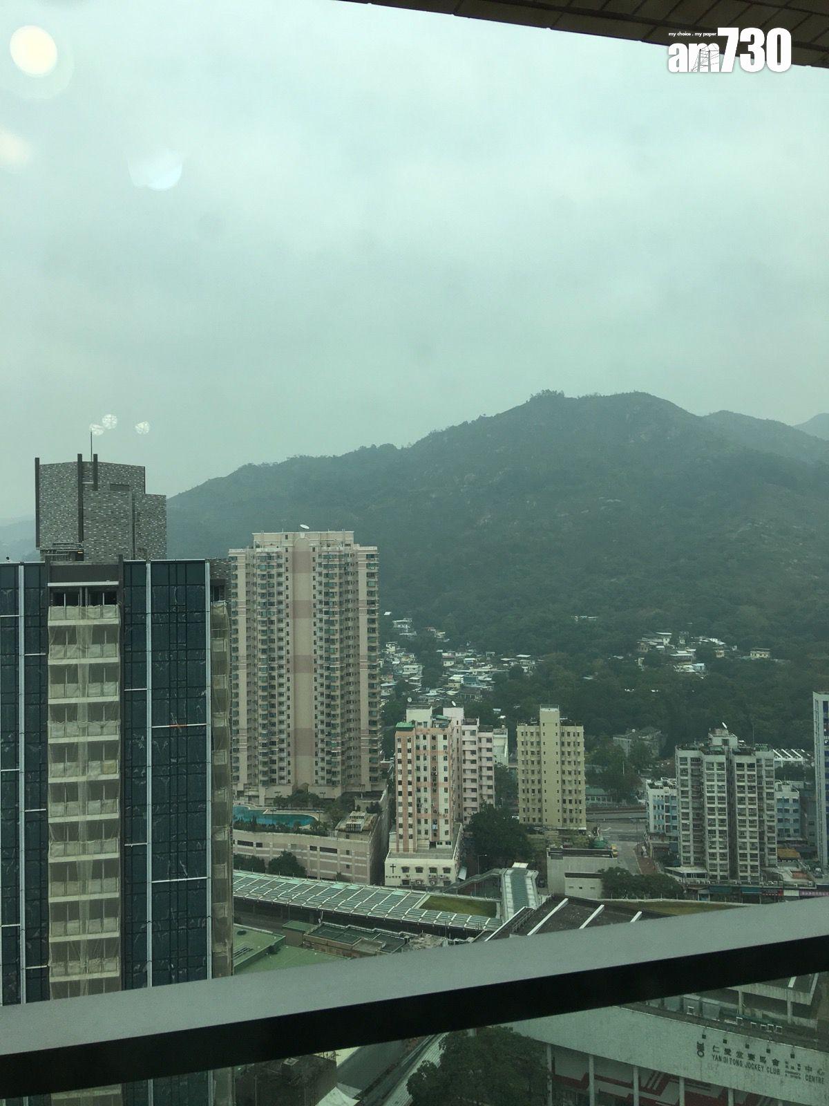 瓏門8座高層J室,實用面積約815方呎 ,四房套房連儲物套房間隔。(代理提供)