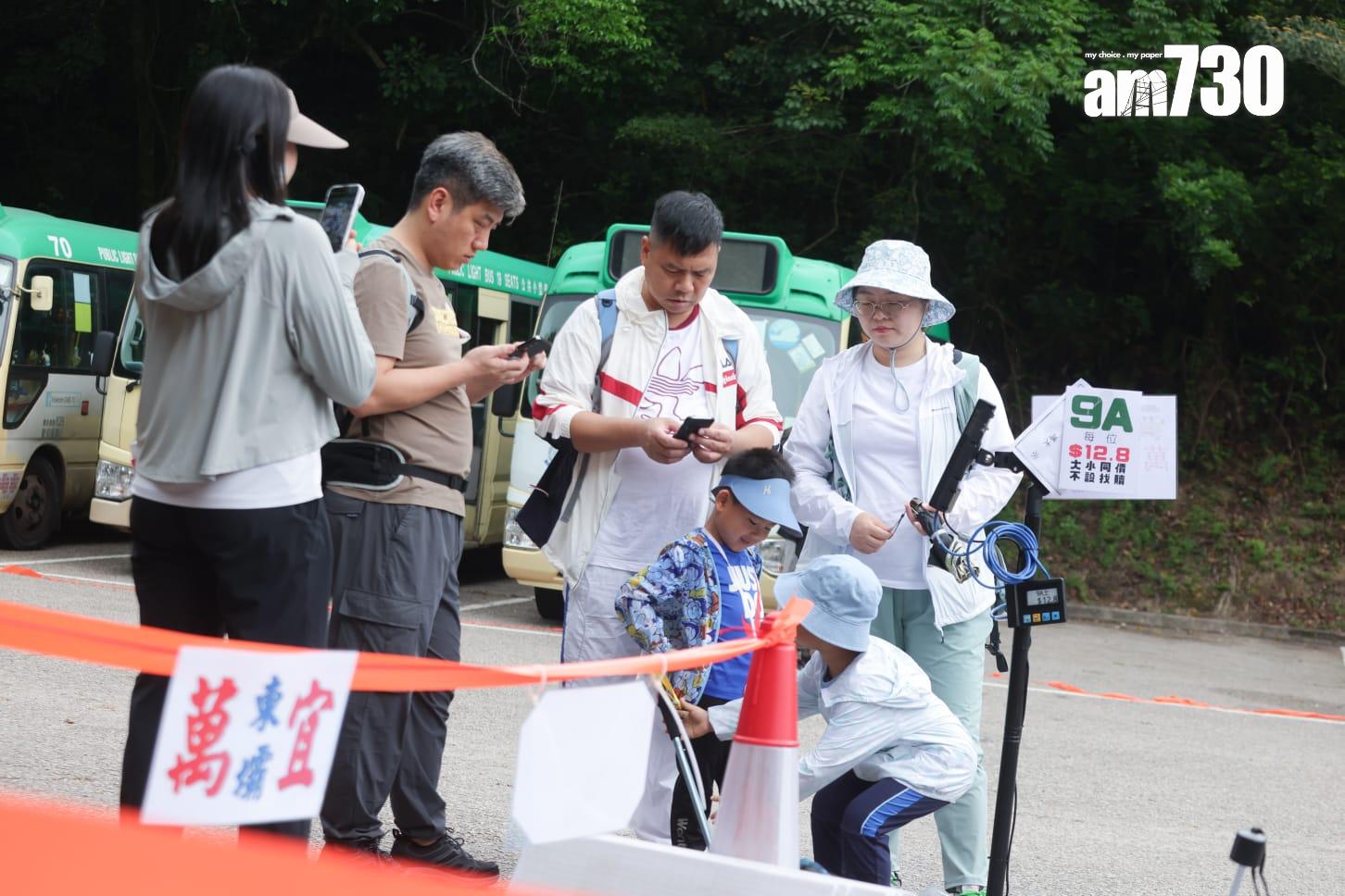 萬宜水庫東壩成為旅客深度遊的熱門地點。(吳康琦攝)