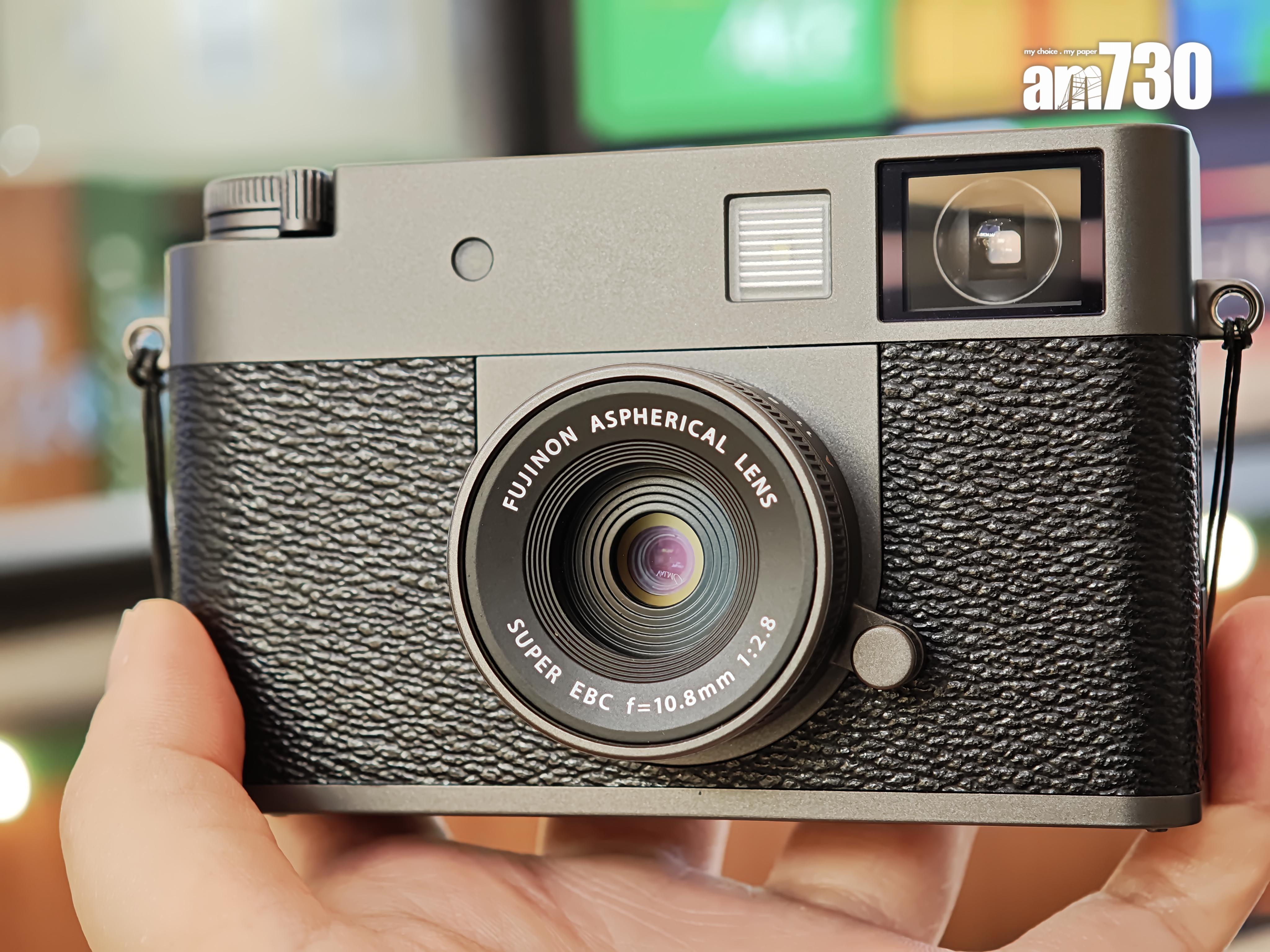 FUJIFILM X half炭灰色機身。