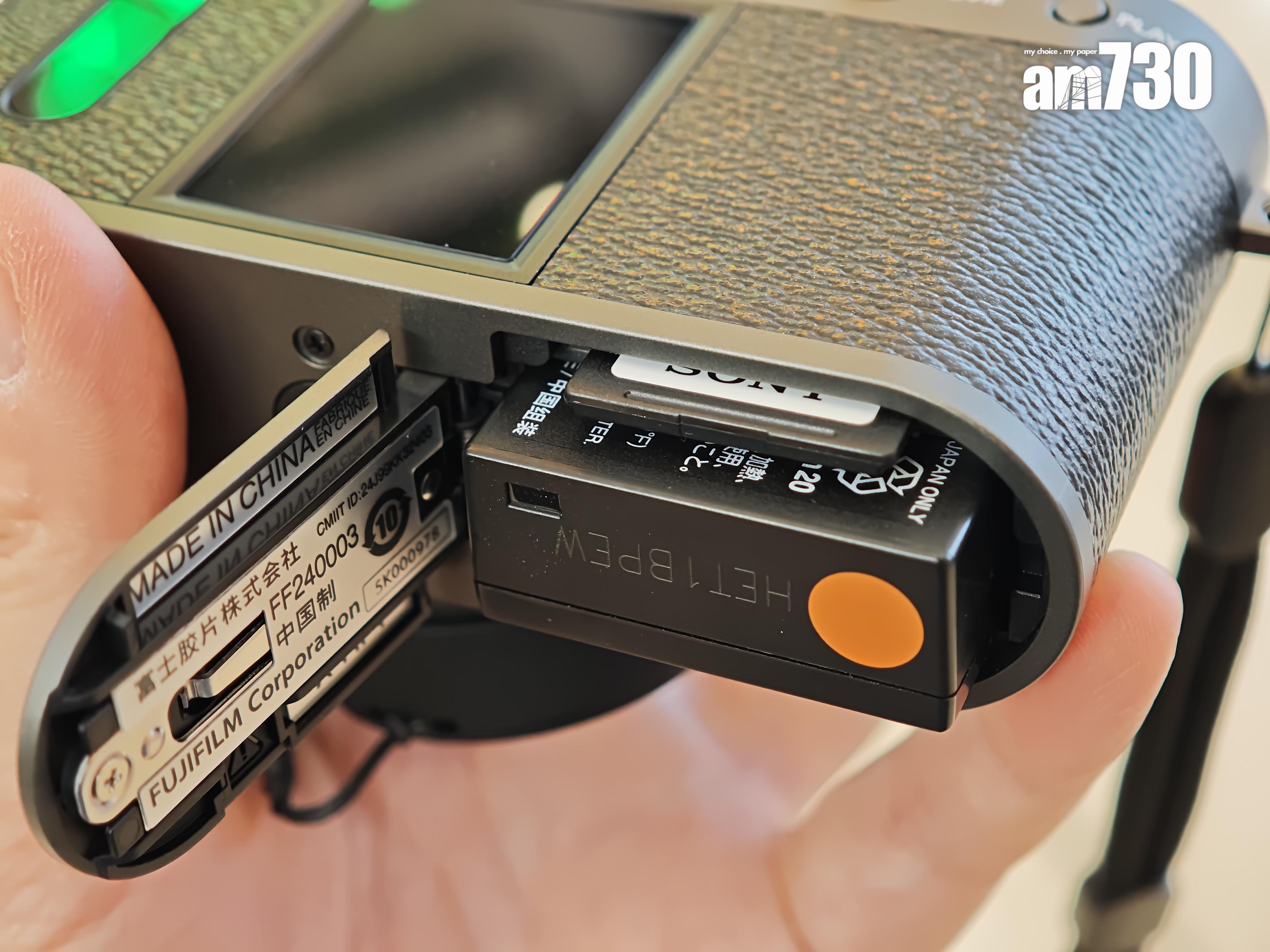 FUJIFILM X half電池續航約拍攝880張照片。