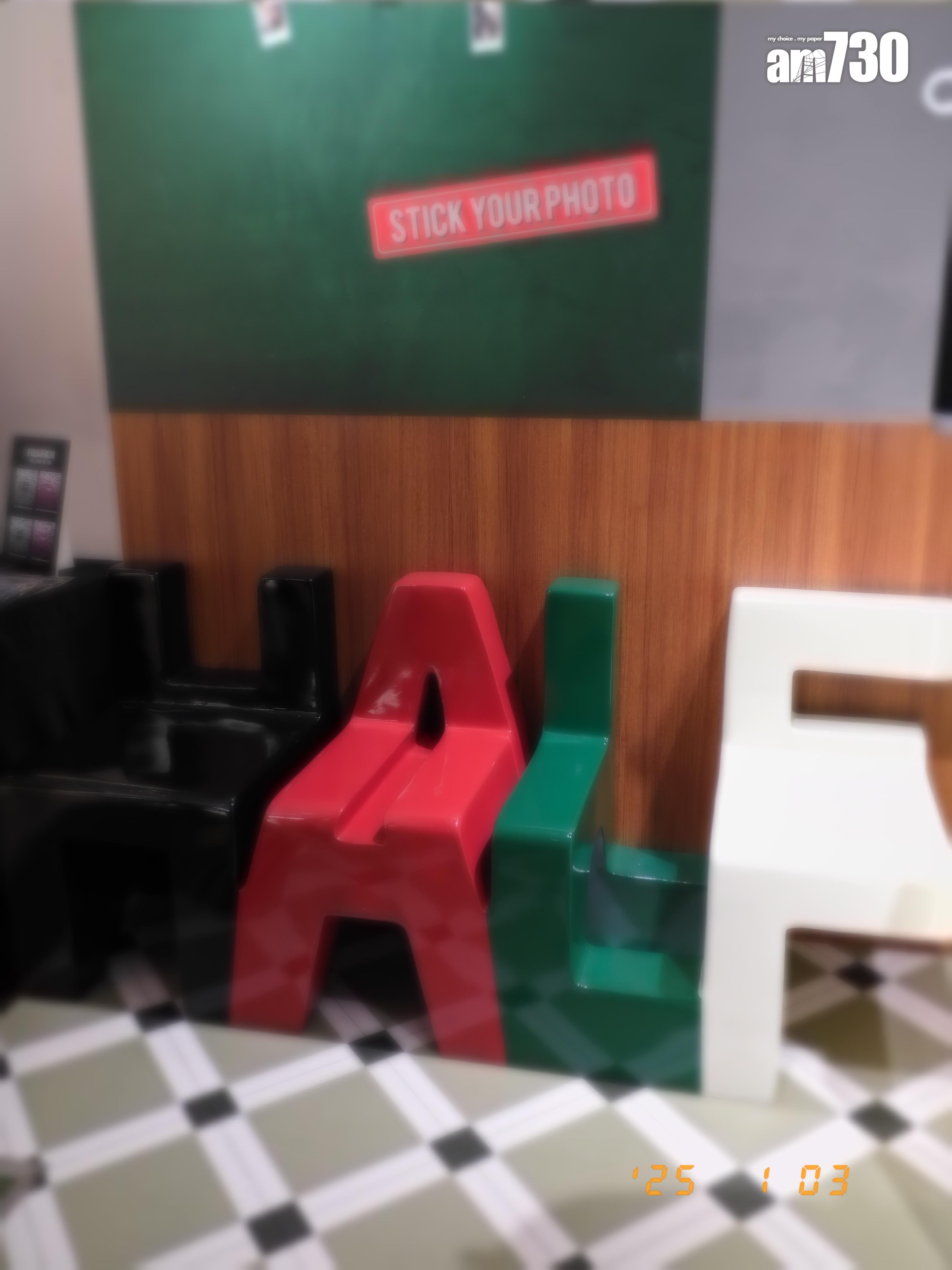 FUJIFILM X half有不同濾鏡。