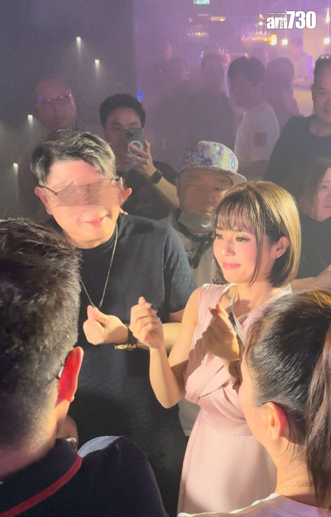 蒼井空深夜現身大富豪晚上Party。 ( 娛樂版攝)