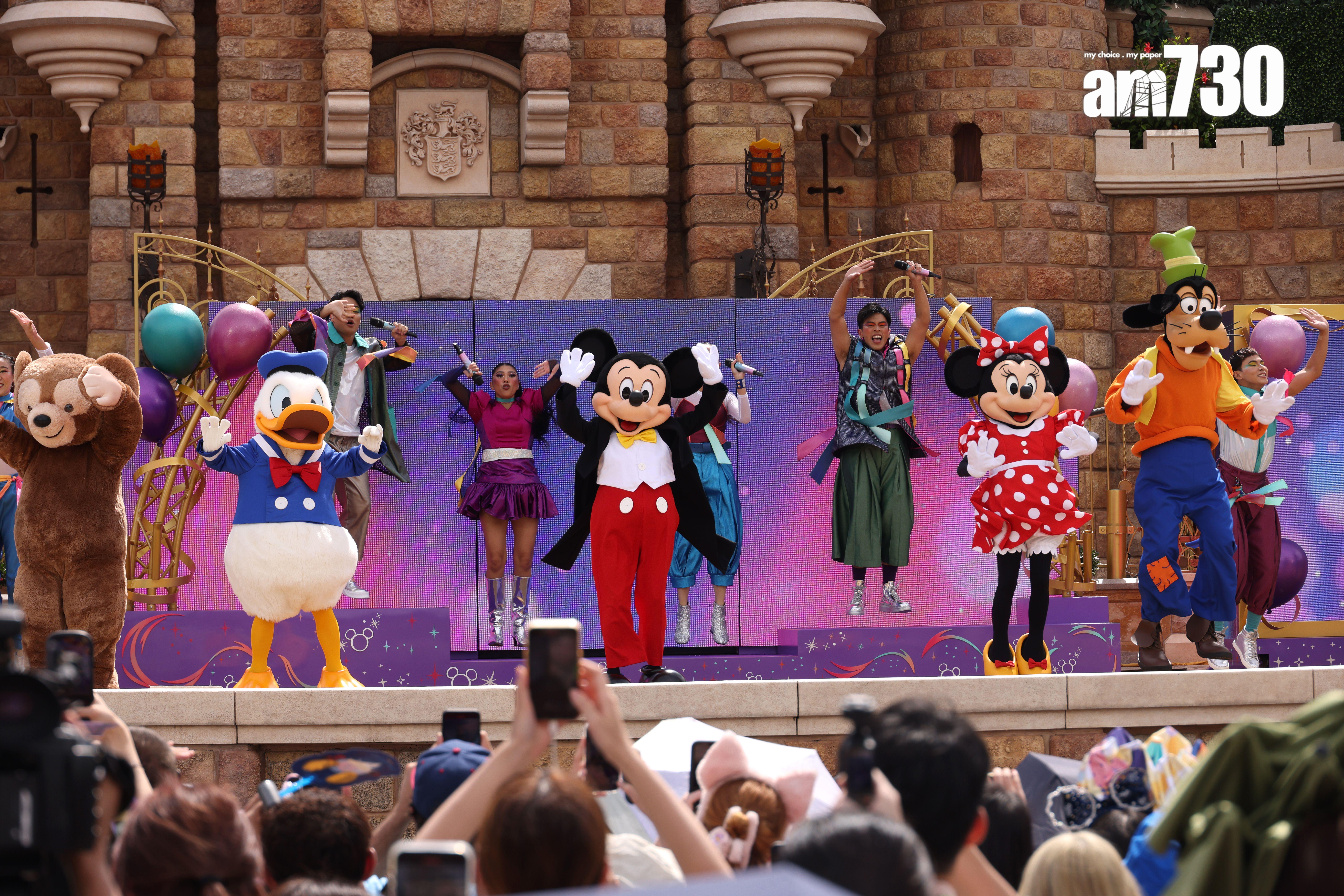 米奇、米妮、高飛及唐老鴨率先登場「迪士尼好友 Live:城堡派對」。 (林俊源攝)