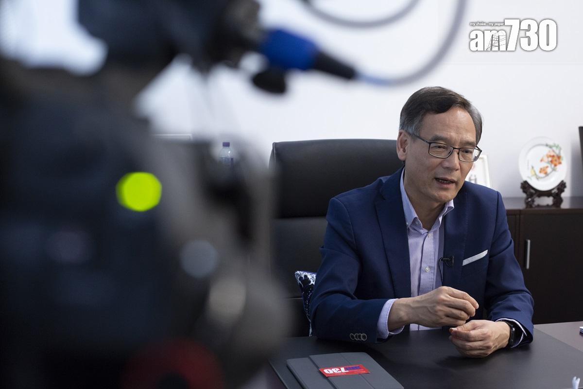 謝偉銓獲頒銀紫荊星章。(資料圖片)