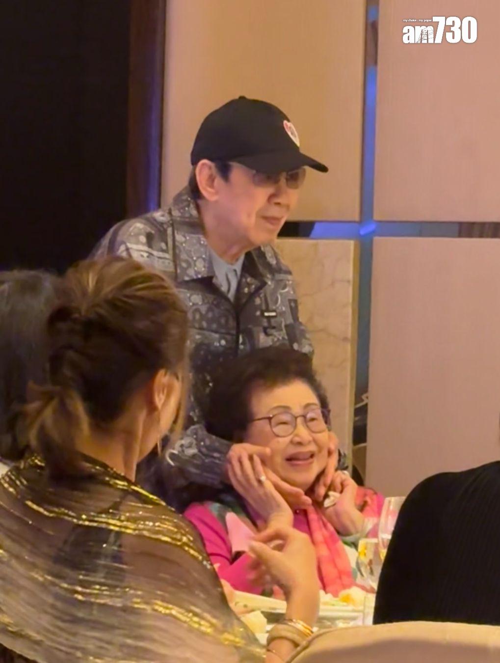 年屆93歲修哥與譚倩紅肉緊合照成為焦點。 (娛樂組攝)