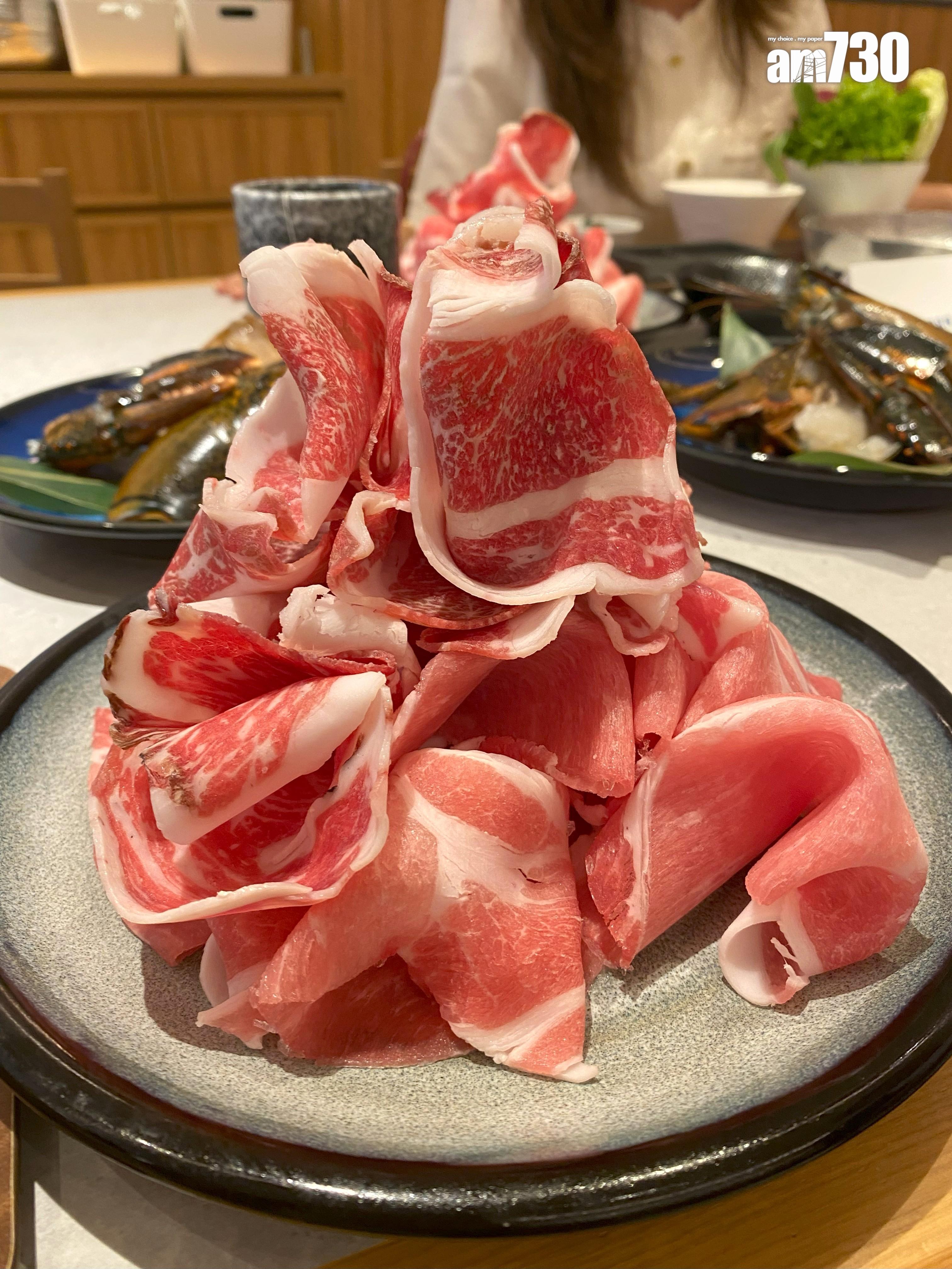 日本黑毛和牛前胸腹及美國豬肩肉都肉質柔嫩。