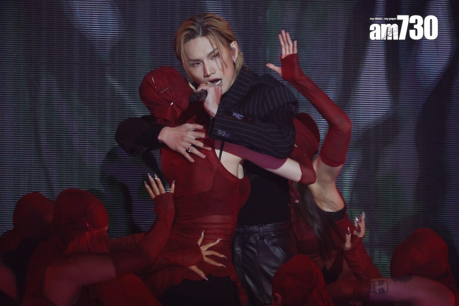 Jeremy在KKBOX風雲榜首次公開演唱《Tie Me Now》。(蘇文傑攝)