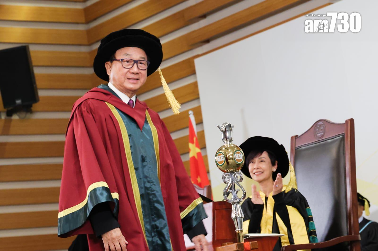 許冠文獲頒授榮譽社會科學博士。(吳康琦攝)