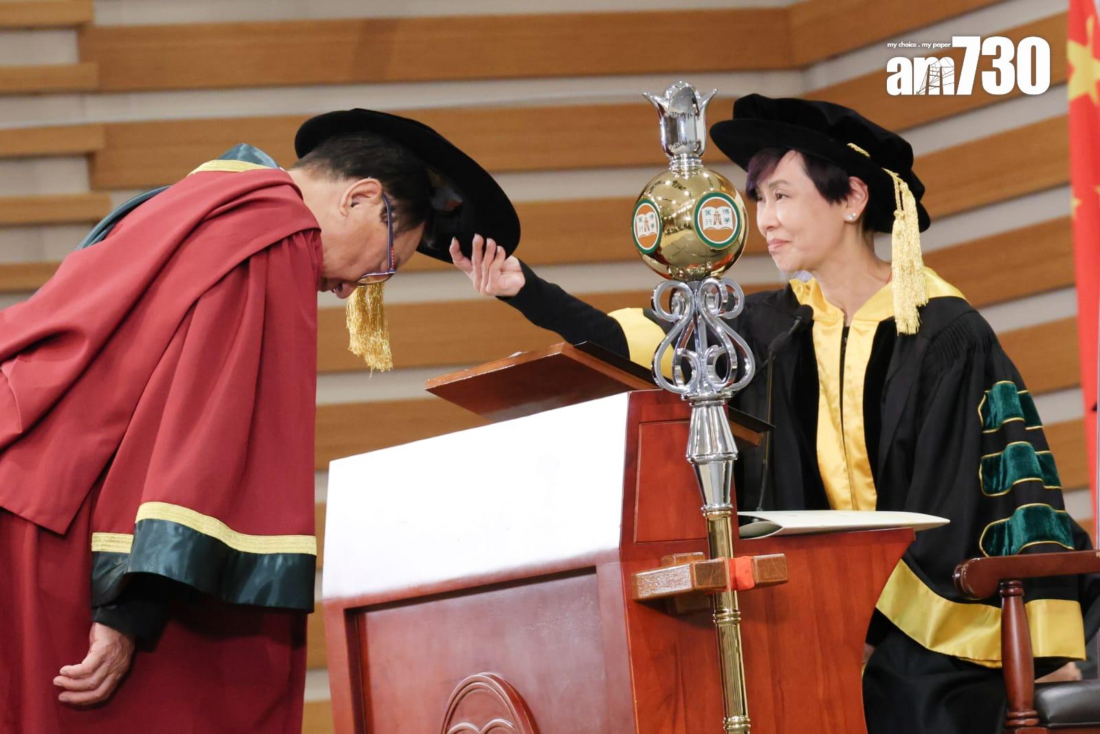 許冠文獲頒授榮譽社會科學博士。(吳康琦攝)