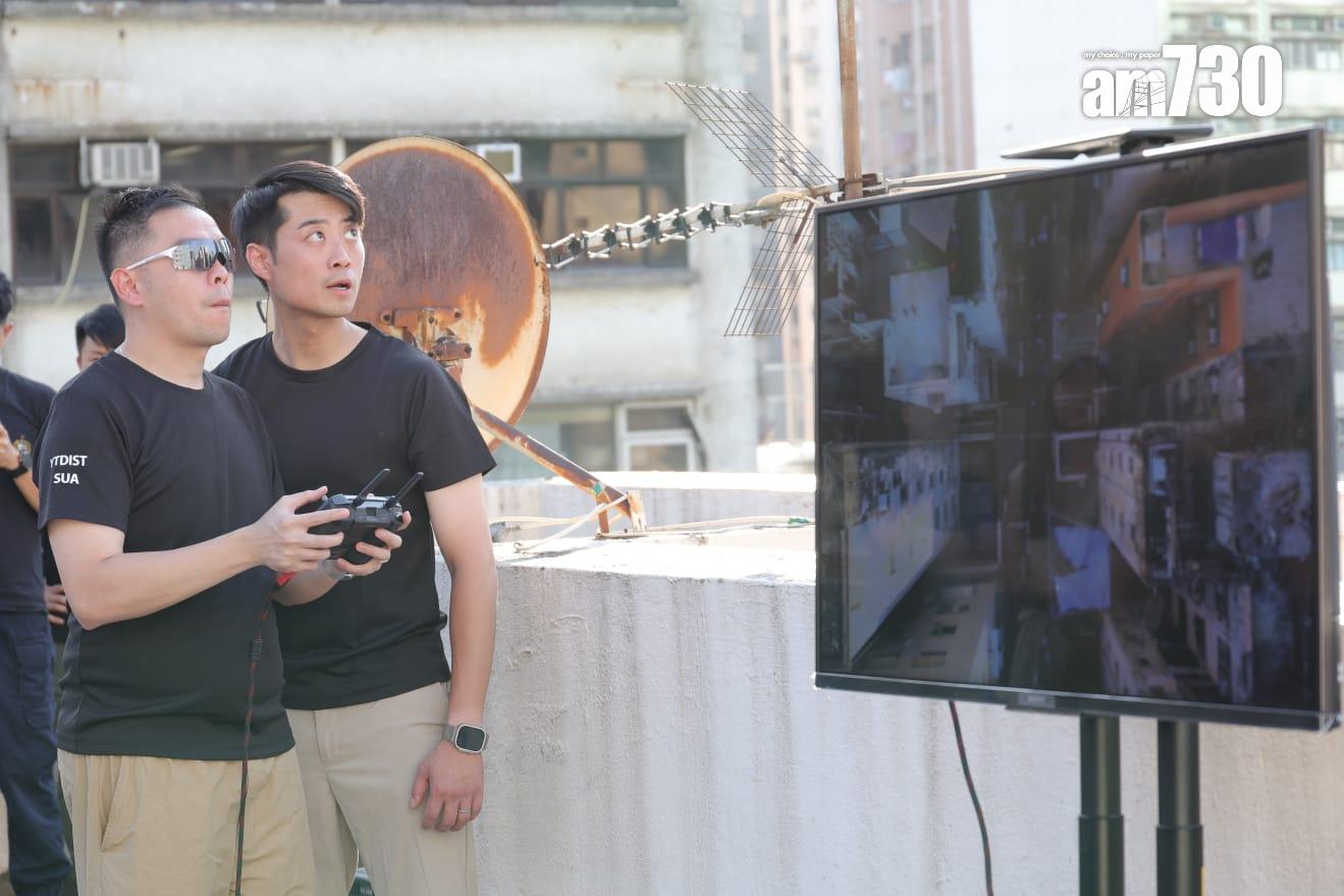 警方無人機油麻地巡邏,遇罪案或調低飛行高度搜證。(吳康琦攝)