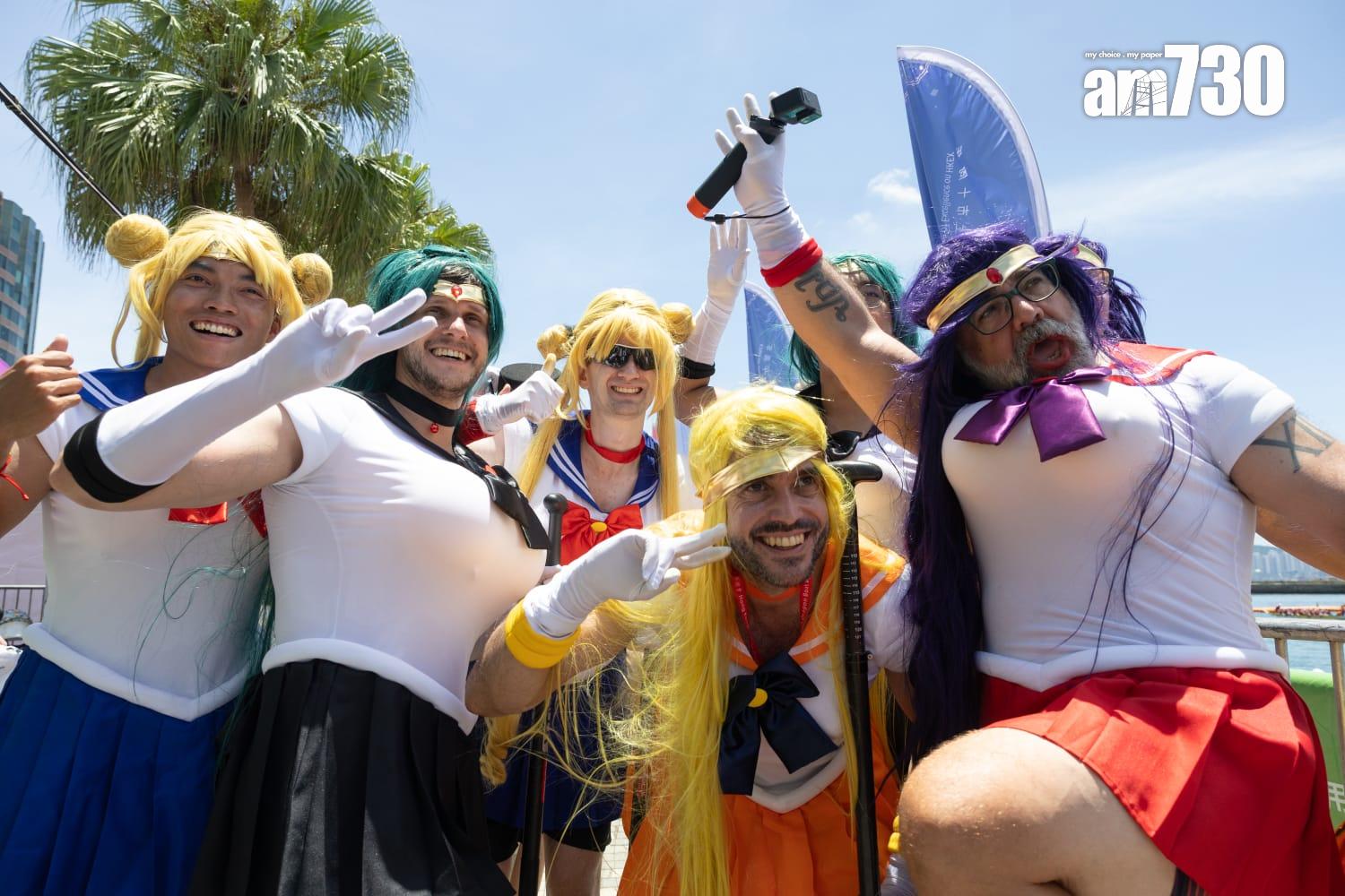 各隊伍都使出渾身解數扮鬼扮馬。(蘇文傑攝)