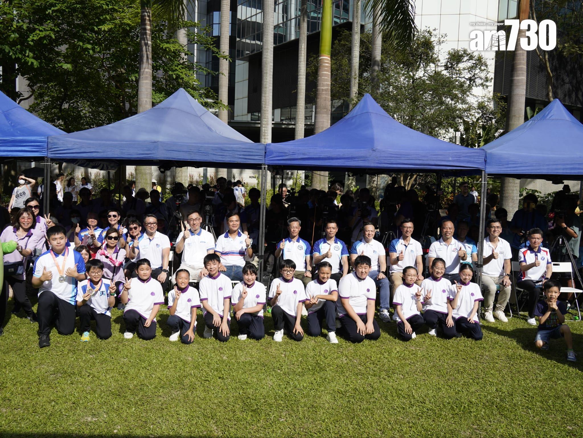 警方今日(8日)在金鐘夏慤花園舉辦「提子五歲防騙生日派對」。(歐迪栢攝)