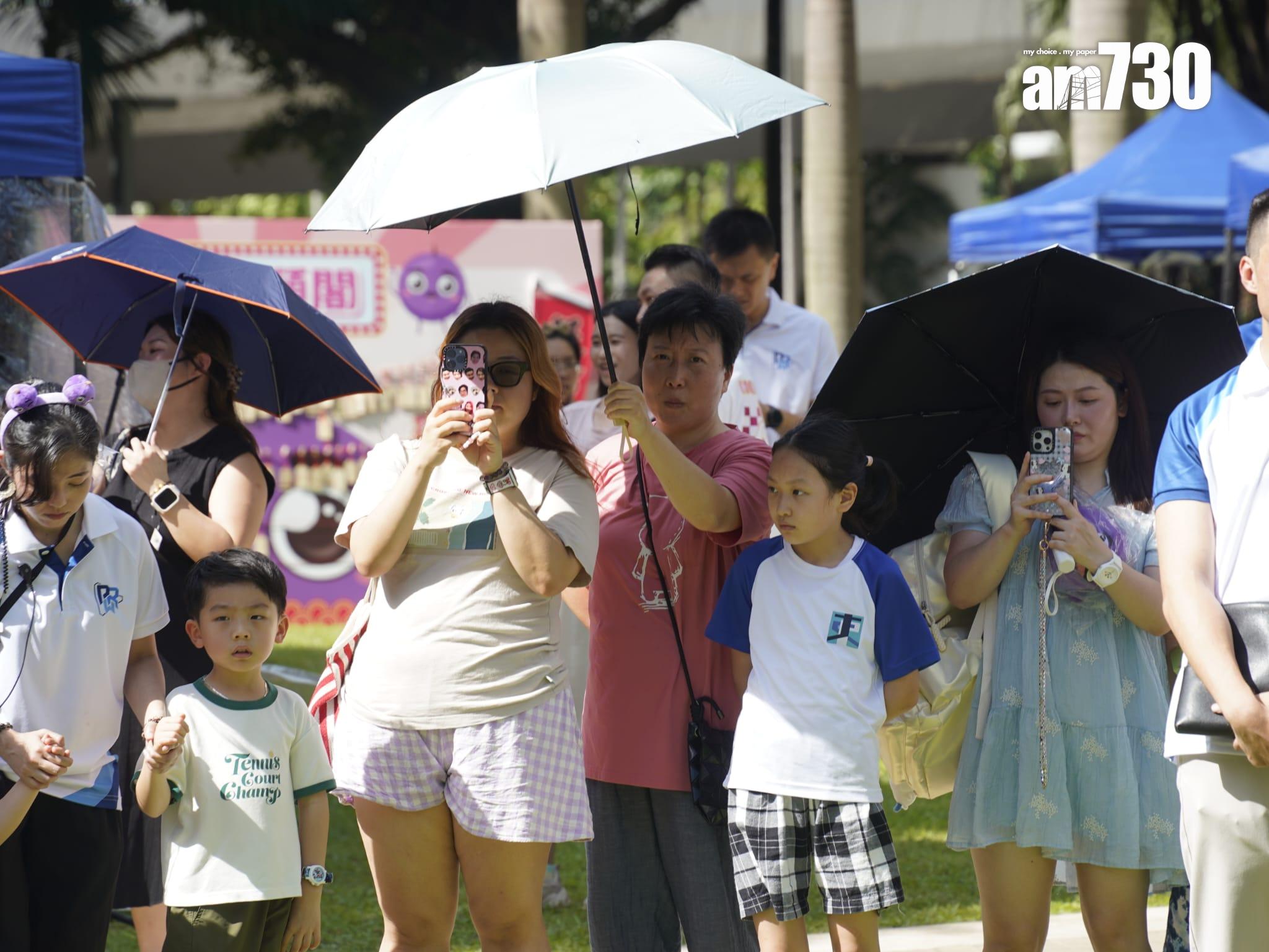 警方今日(8日)在金鐘夏慤花園舉辦「提子五歲防騙生日派對」。(歐迪栢攝)