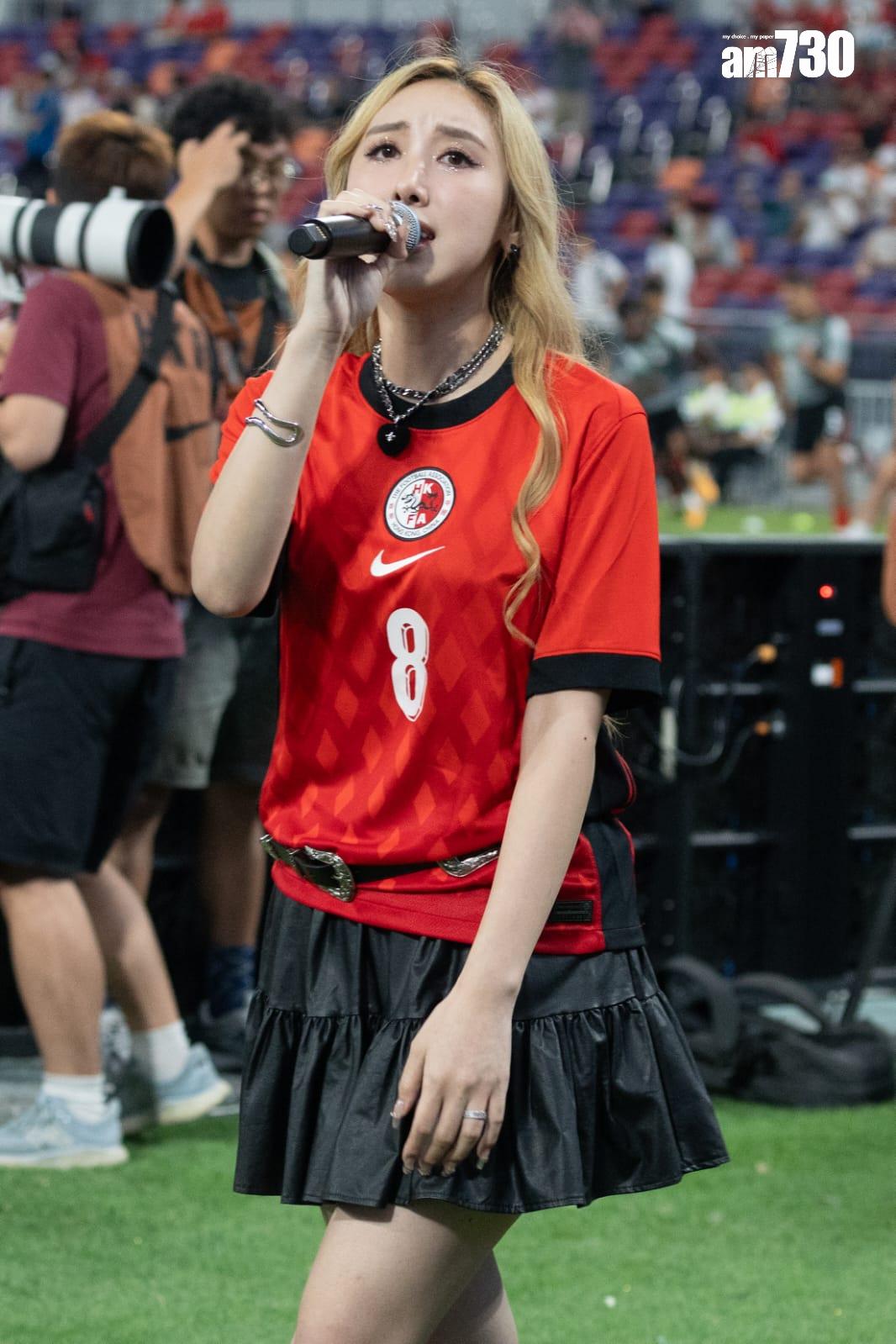 許靖韻率先出場獻唱。(蘇文傑攝)