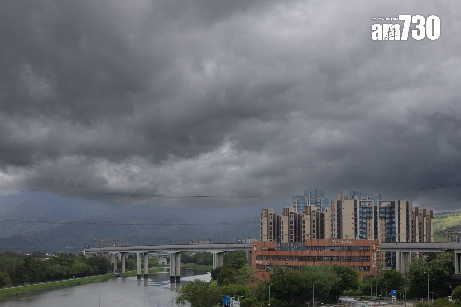 一號戒備信號生效,天文台料今日大部分時間維持。(蘇文傑攝)