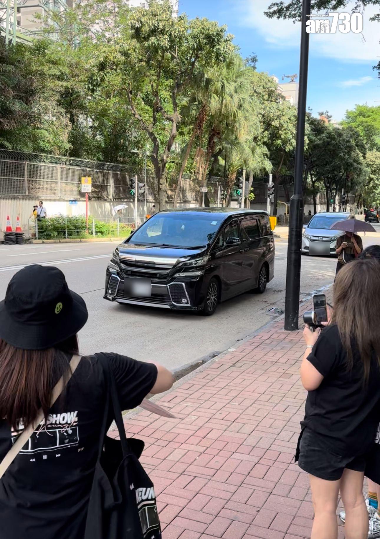 姜濤的保母車於下午3時20分到達。(娛樂組攝)