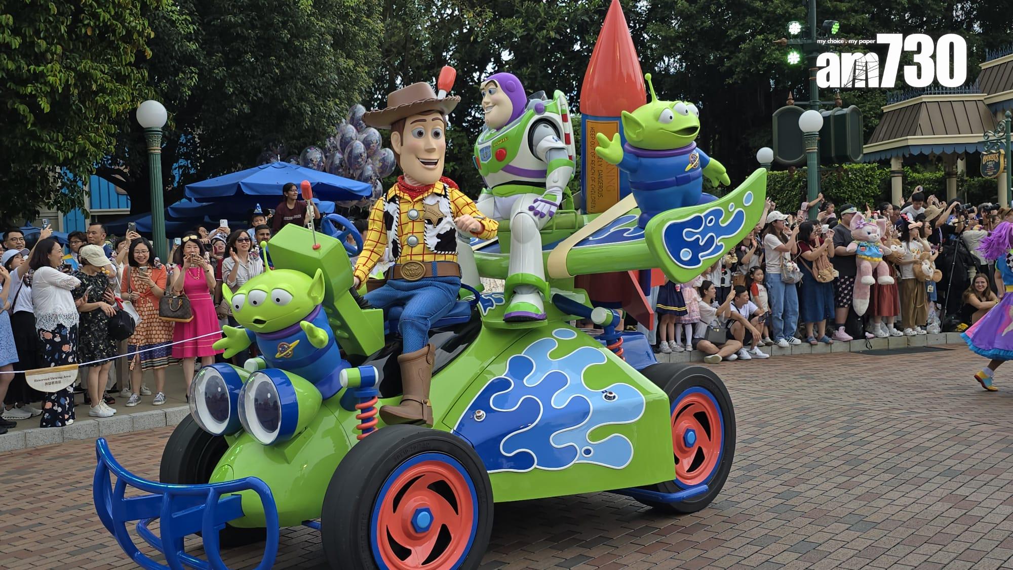 香港迪士尼樂園20周年活動啟動 推11新花車 昇華版夜間匯演 (李朗僑攝)