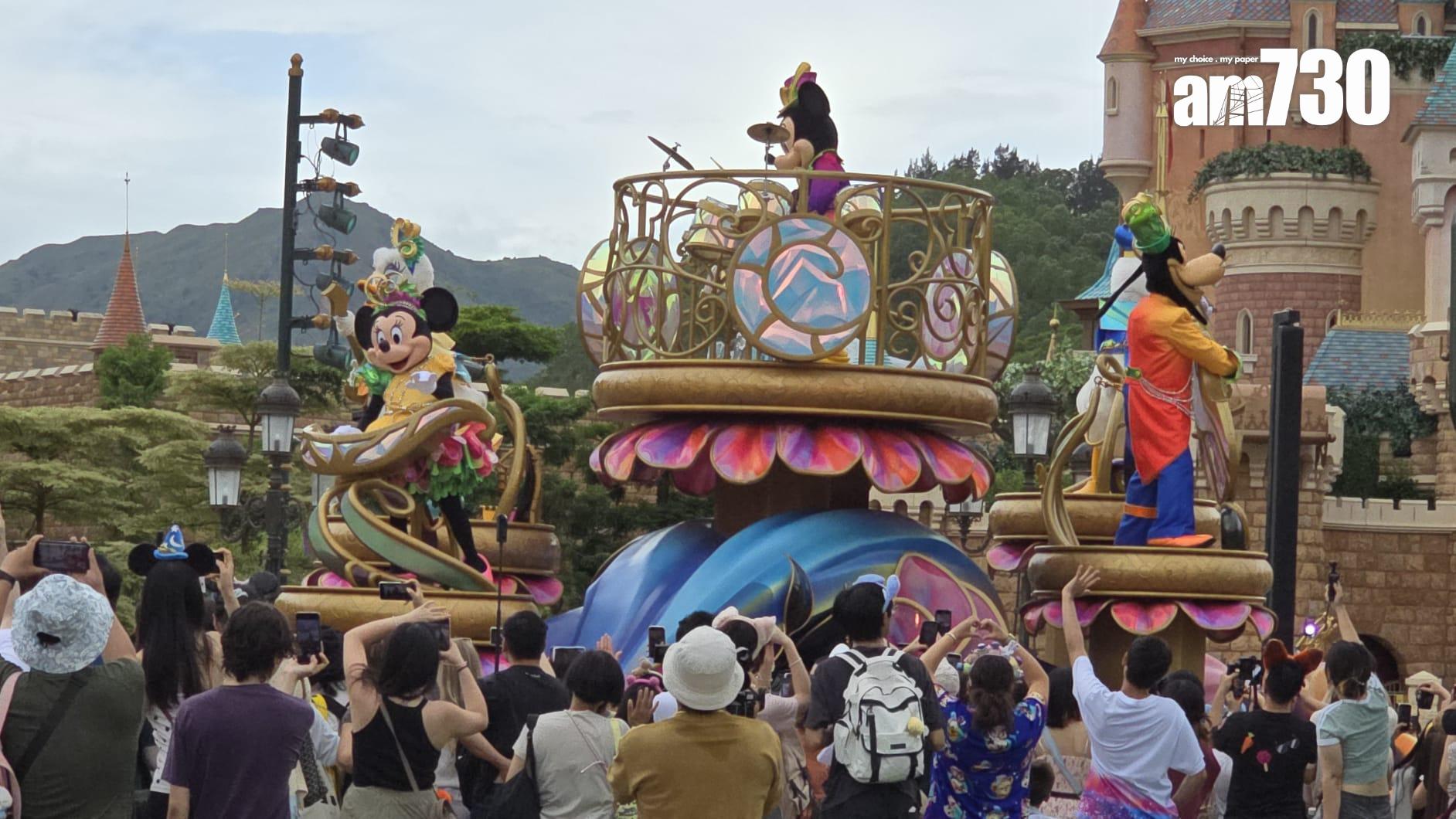香港迪士尼樂園20周年活動啟動 推11新花車 昇華版夜間匯演 (李朗僑攝)