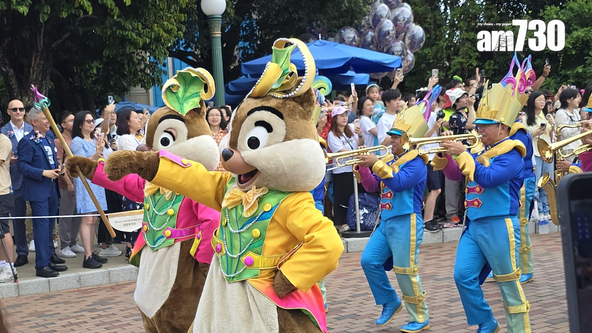 香港迪士尼樂園20周年活動啟動 推11新花車 昇華版夜間匯演 (李朗僑攝)