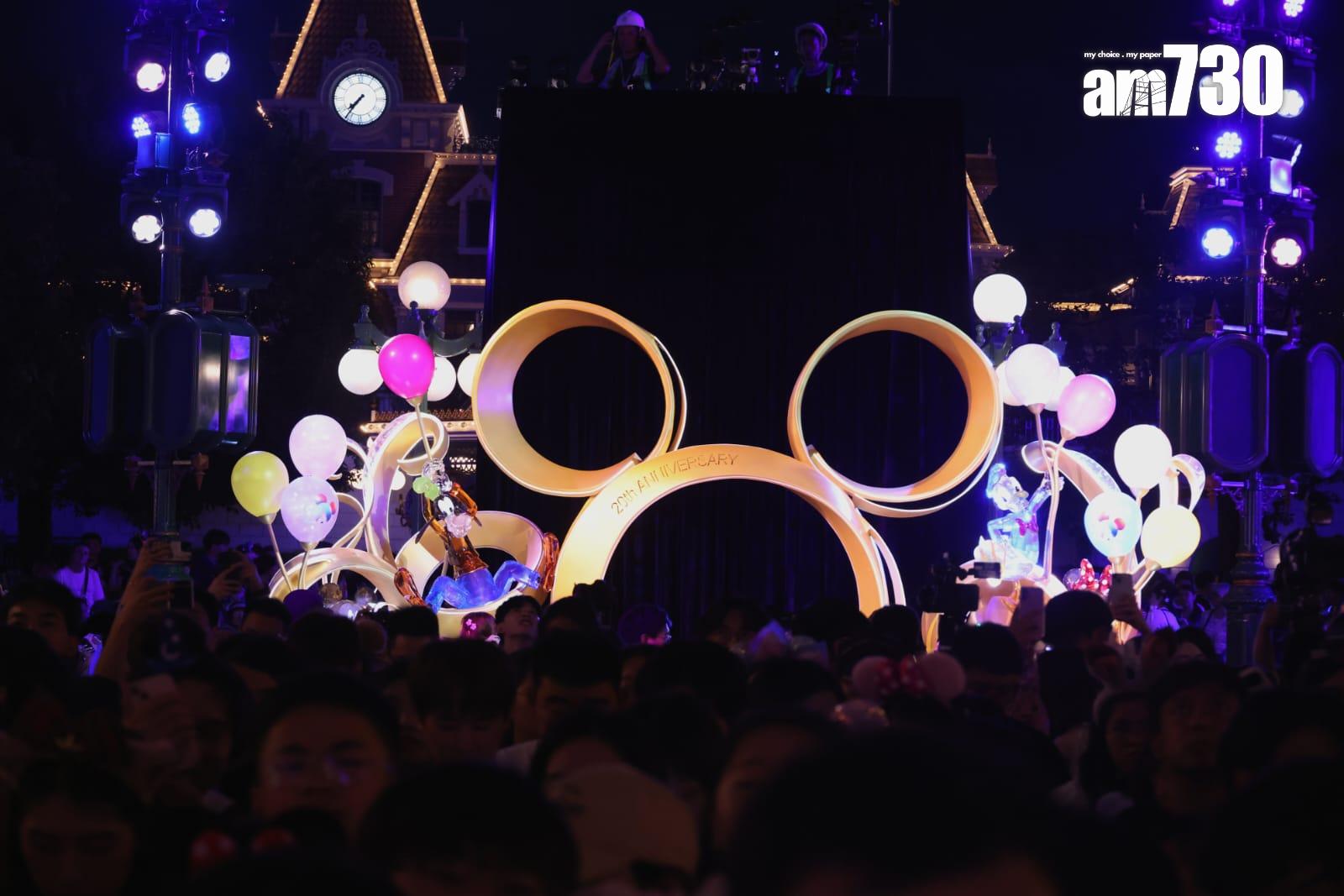 香港迪士尼樂園20周年活動啟動 推11新花車 昇華版夜間匯演 (林俊源攝)