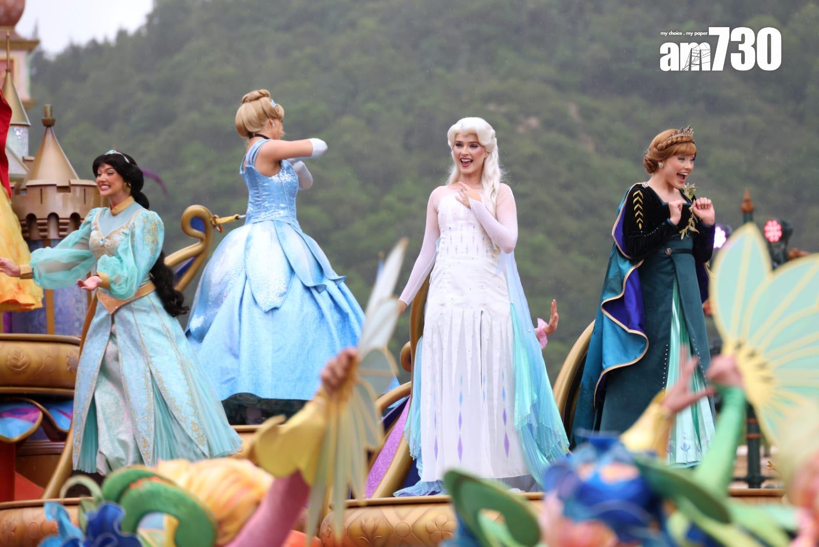 香港迪士尼樂園20周年活動啟動 推11新花車 昇華版夜間匯演 (林俊源攝)