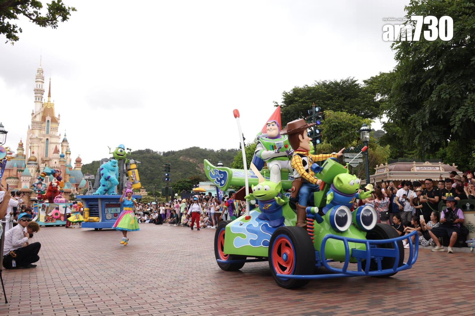 香港迪士尼樂園20周年活動啟動 推11新花車 昇華版夜間匯演 (林俊源攝)