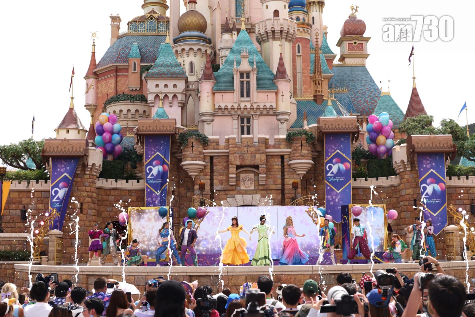 香港迪士尼樂園20周年活動啟動 推11新花車 昇華版夜間匯演 (林俊源攝)