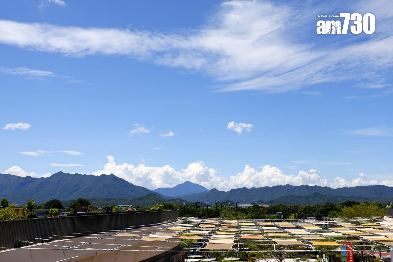 天文台發出一號戒備信號。(林俊源攝)