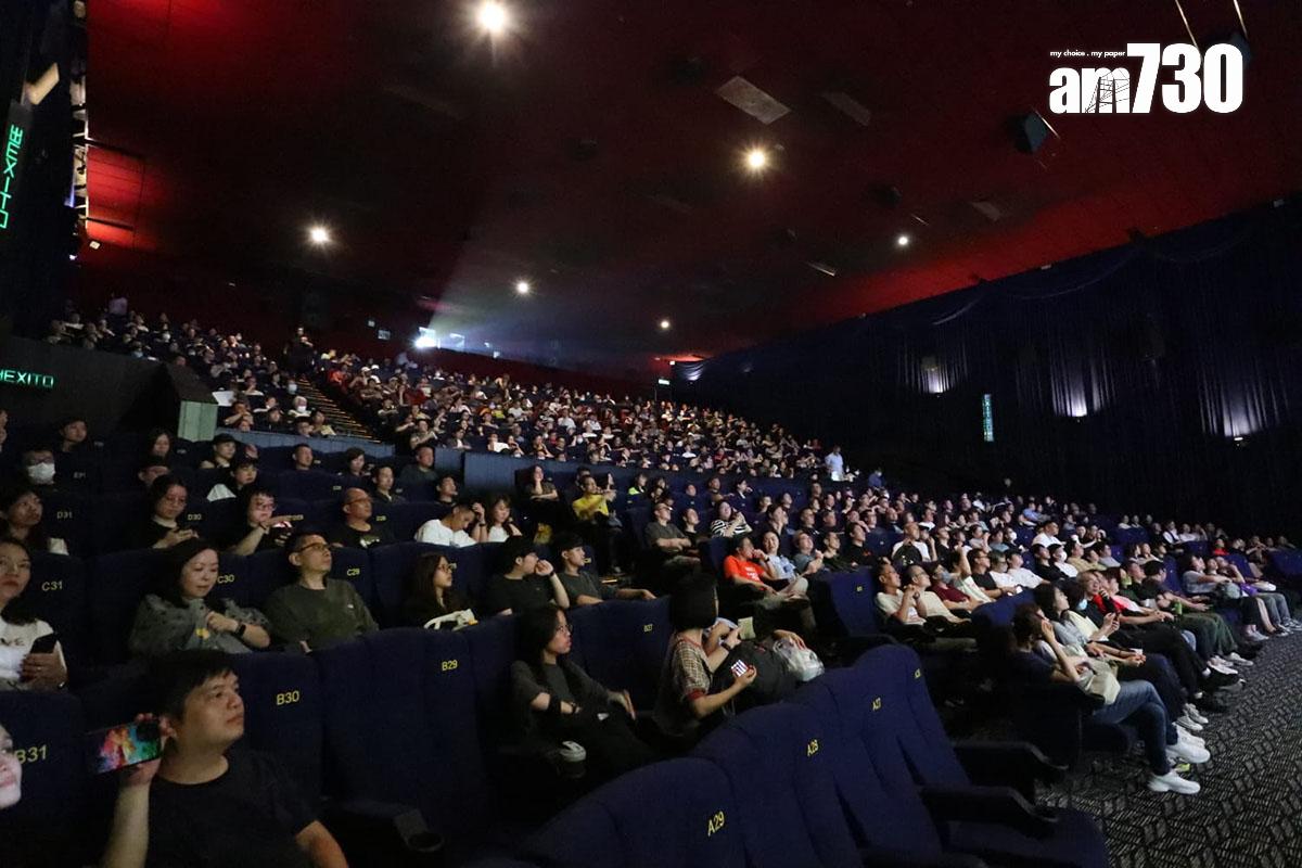 海運戲院最後一場電影場次,放映1971年同樣在這間戲院首映的《唐山大兄》。(鍾式明攝)