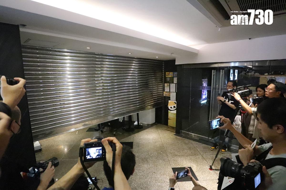 海運戲院在開始放映最後一場電影後落閘。(鍾式明攝)