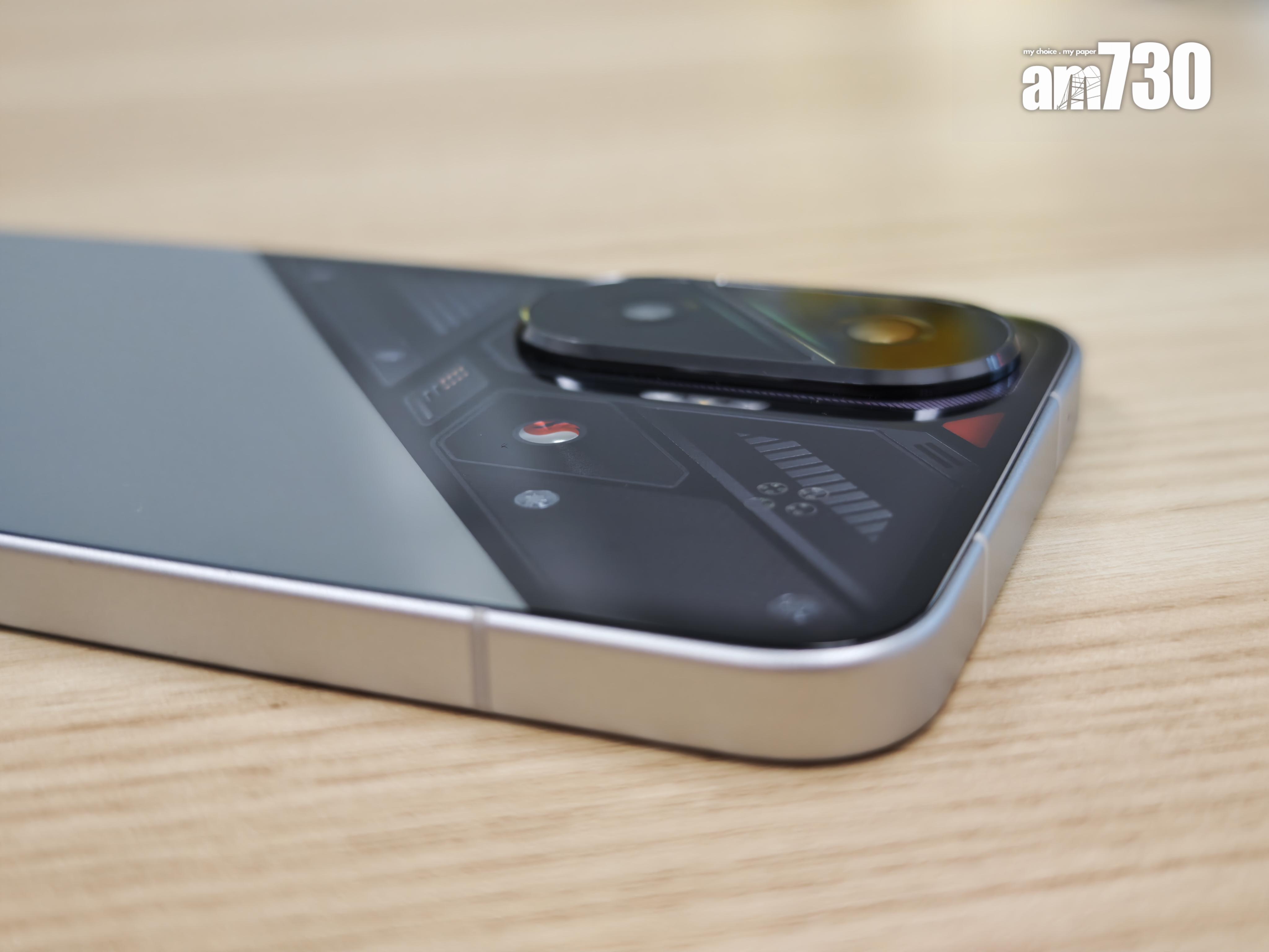 POCO F7鋁合金邊框配以大圓角設計。