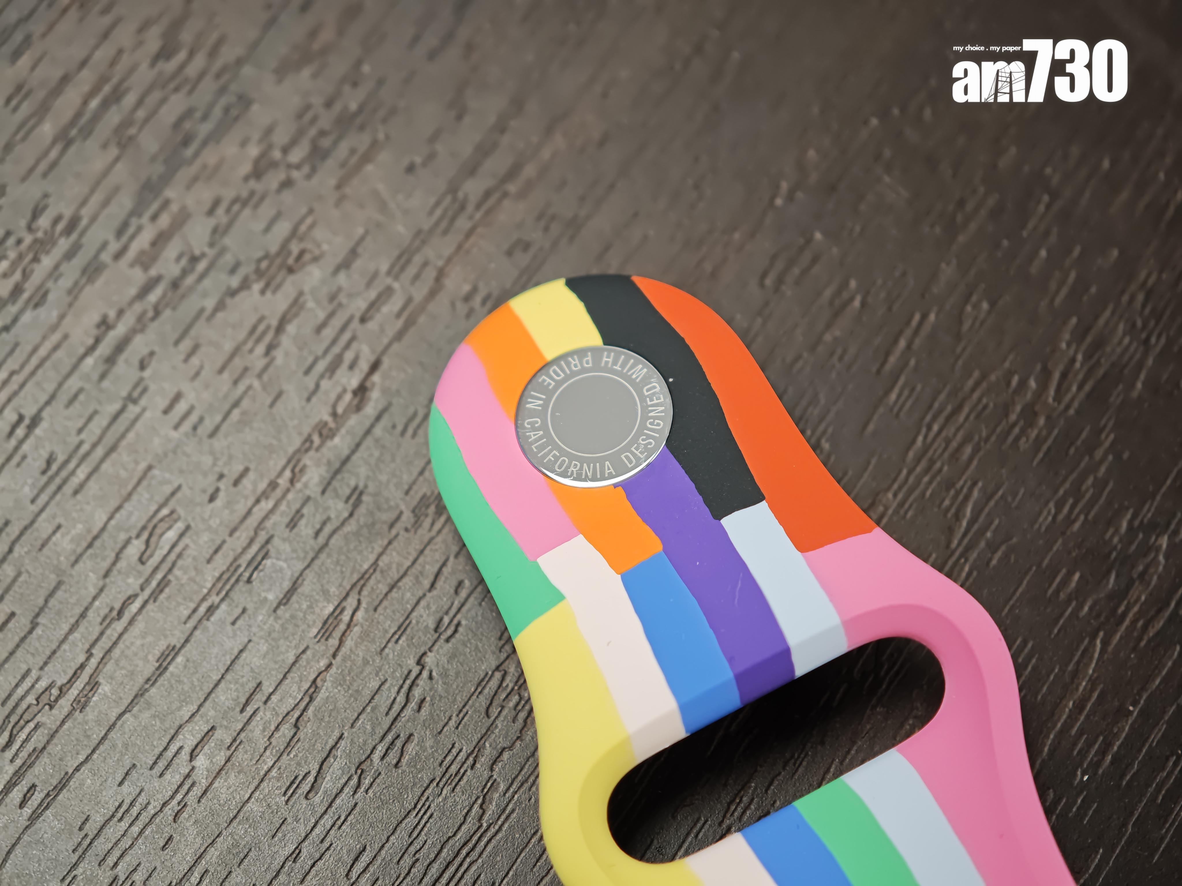 Apple Watch Pride Edition運動錶帶的釘亦有特別刻字。