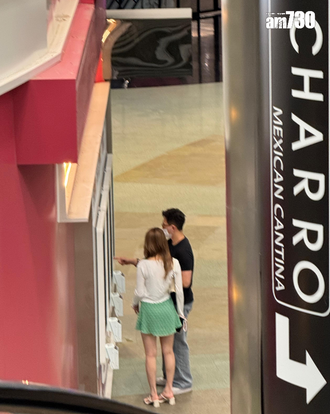 曾展望約葉蒨文在三號風球下,拍拖到數碼港睇戲。 (娛樂組攝)