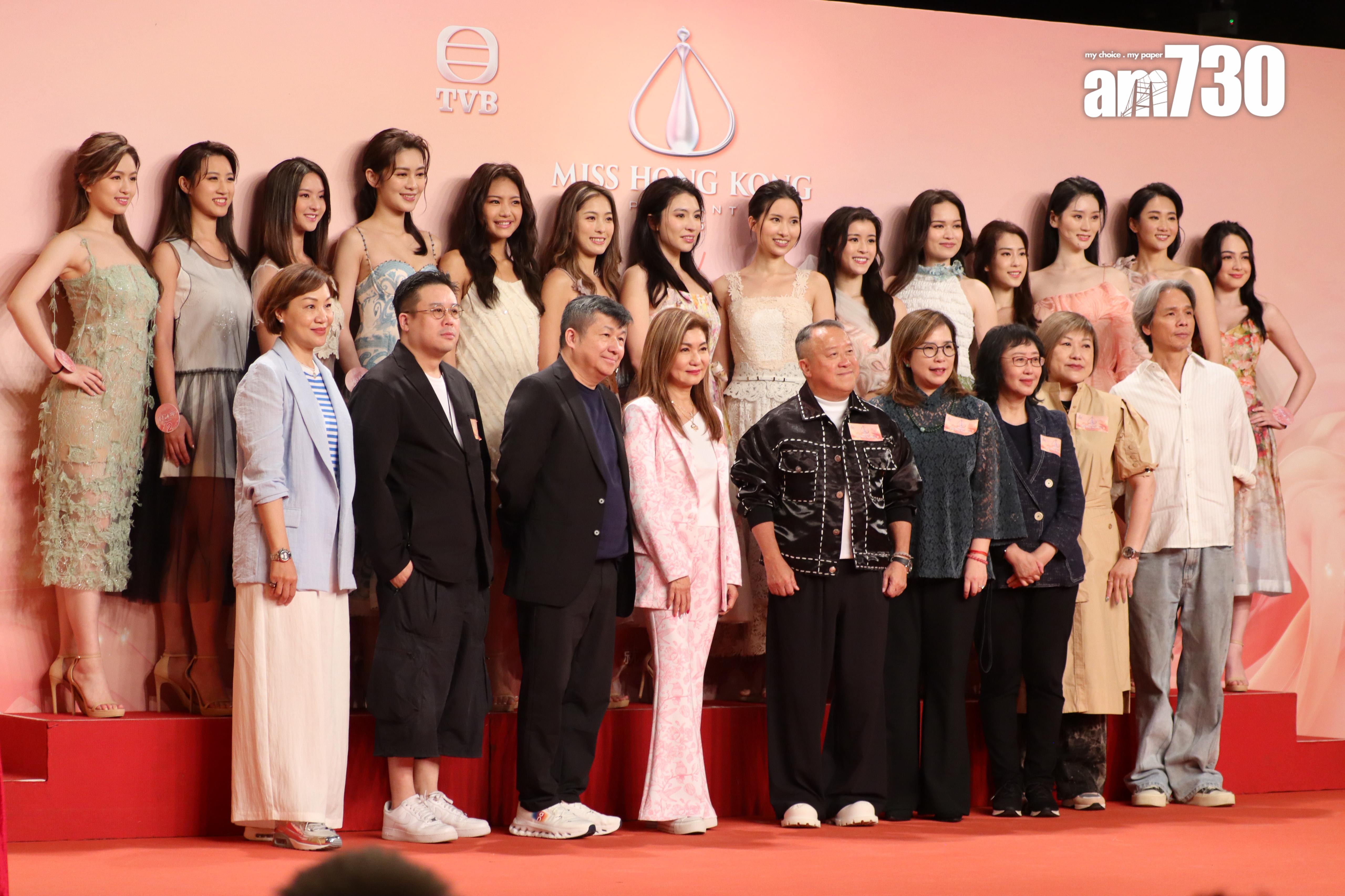 14 位候選佳麗見傳媒。(娛樂組攝)