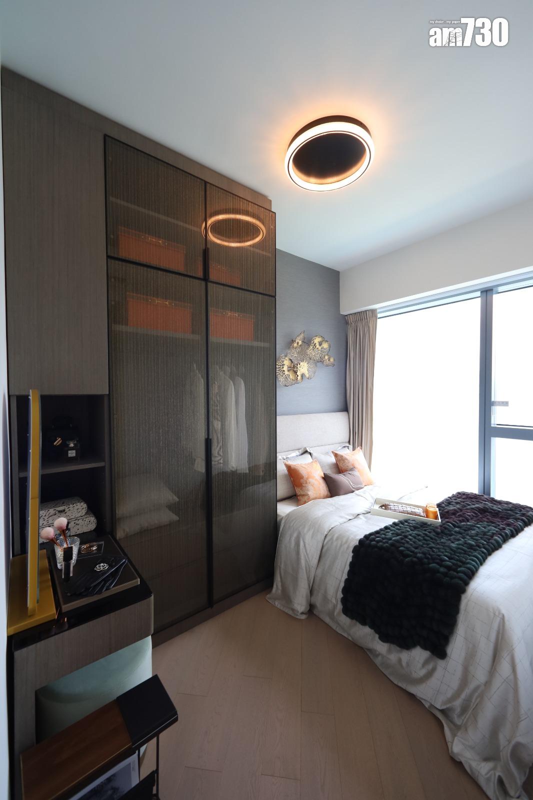 維港•灣畔示範單位|669呎連家具三房戶 深棕金銅色系強調風格藝術(多圖有片)|啟德新盤