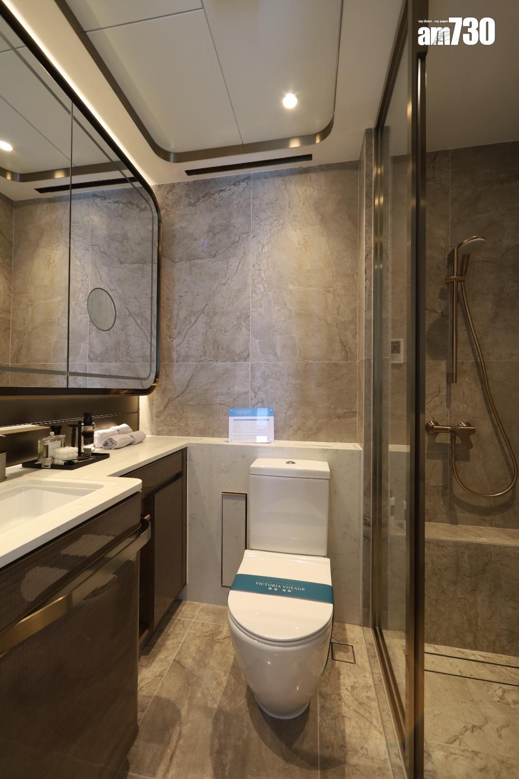 維港•灣畔示範單位|669呎連家具三房戶 深棕金銅色系強調風格藝術(多圖有片)|啟德新盤