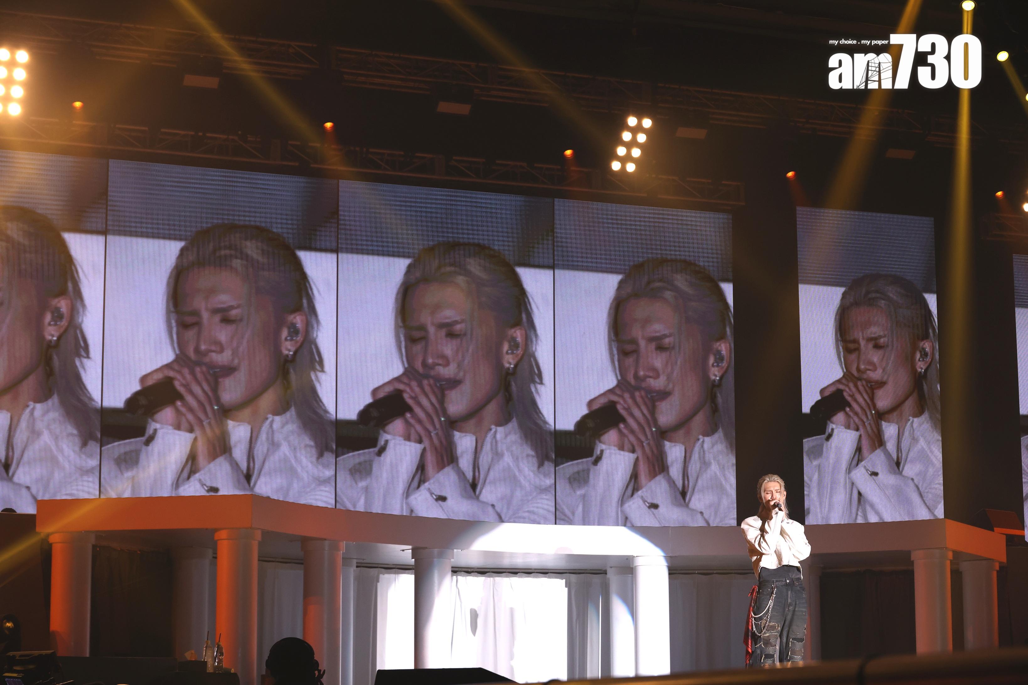 李駿傑Jeremy 在《Rise In Love Live 2025》演唱會尾聲,多次哽咽忍住眼淚。(林俊源攝)