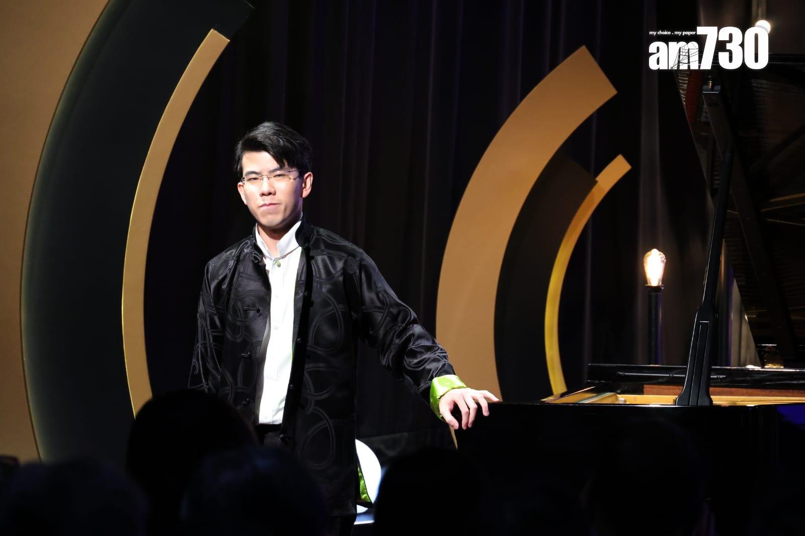 沈靖韜台上即場演奏。(吳康琦攝)